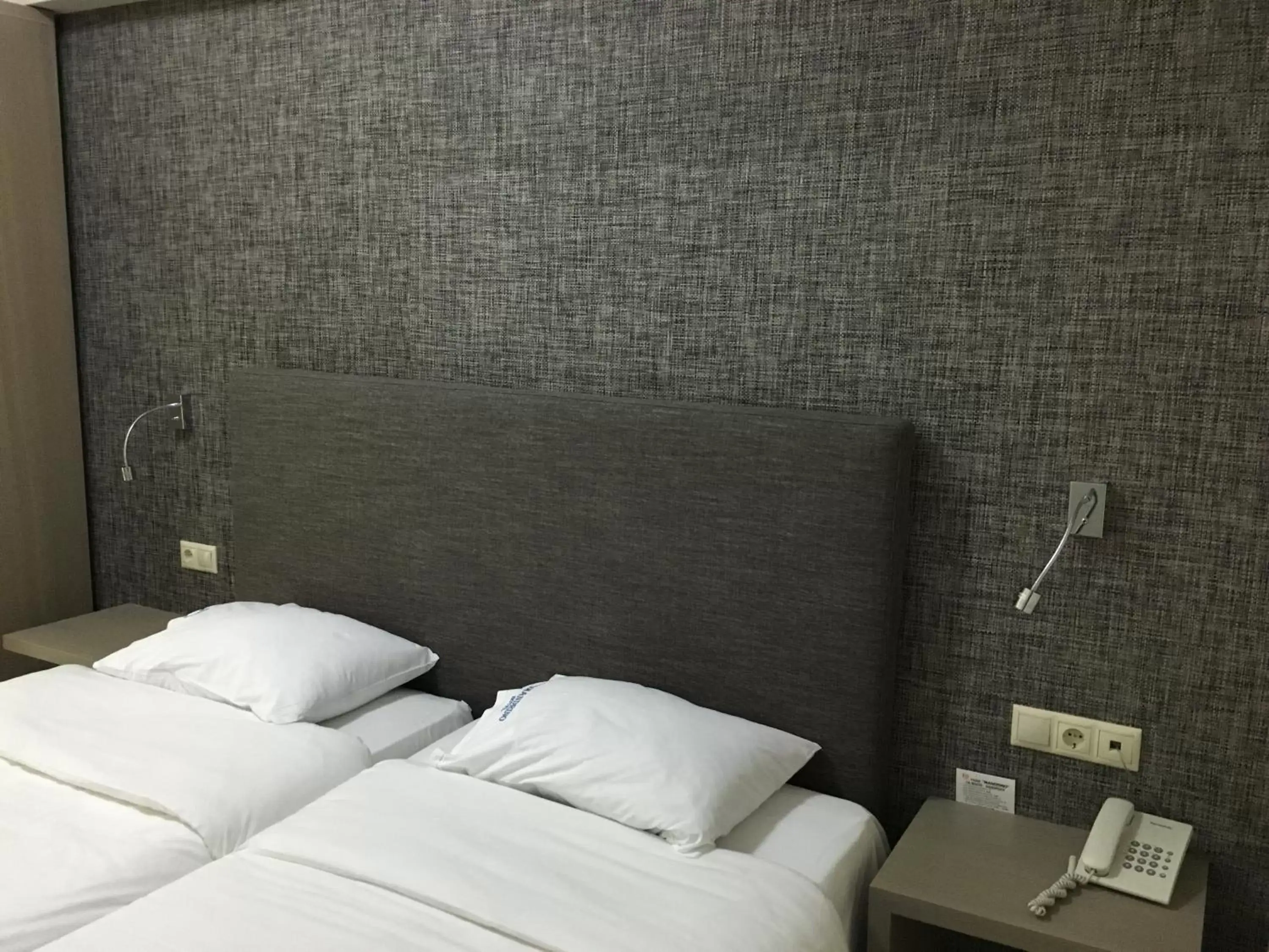 TV and multimedia, Bed in Mandrino Hotel