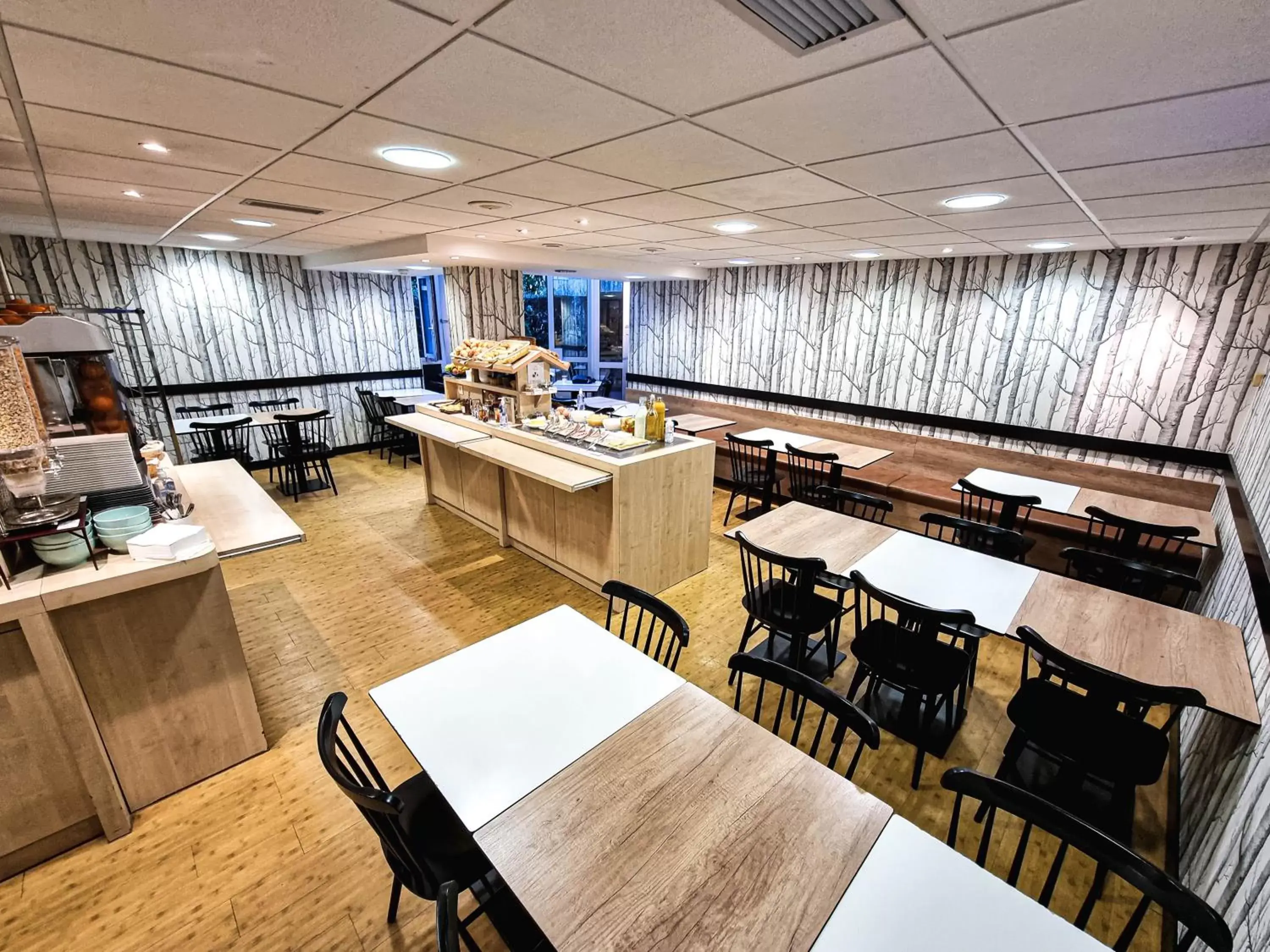 Breakfast, Restaurant/Places to Eat in ibis Styles Caen Centre Historique