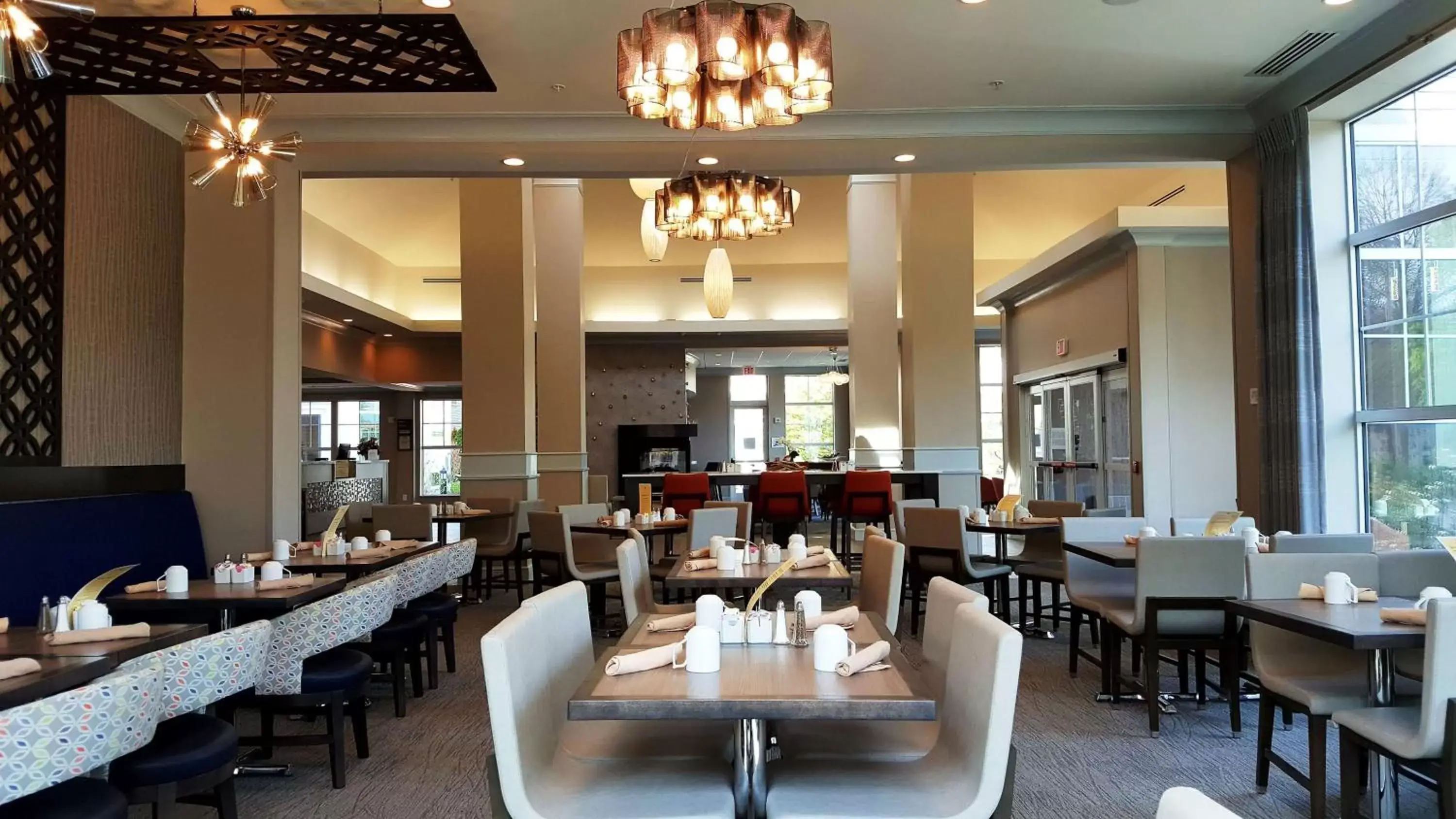 Dining area, Restaurant/Places to Eat in Hilton Garden Inn Freeport Downtown