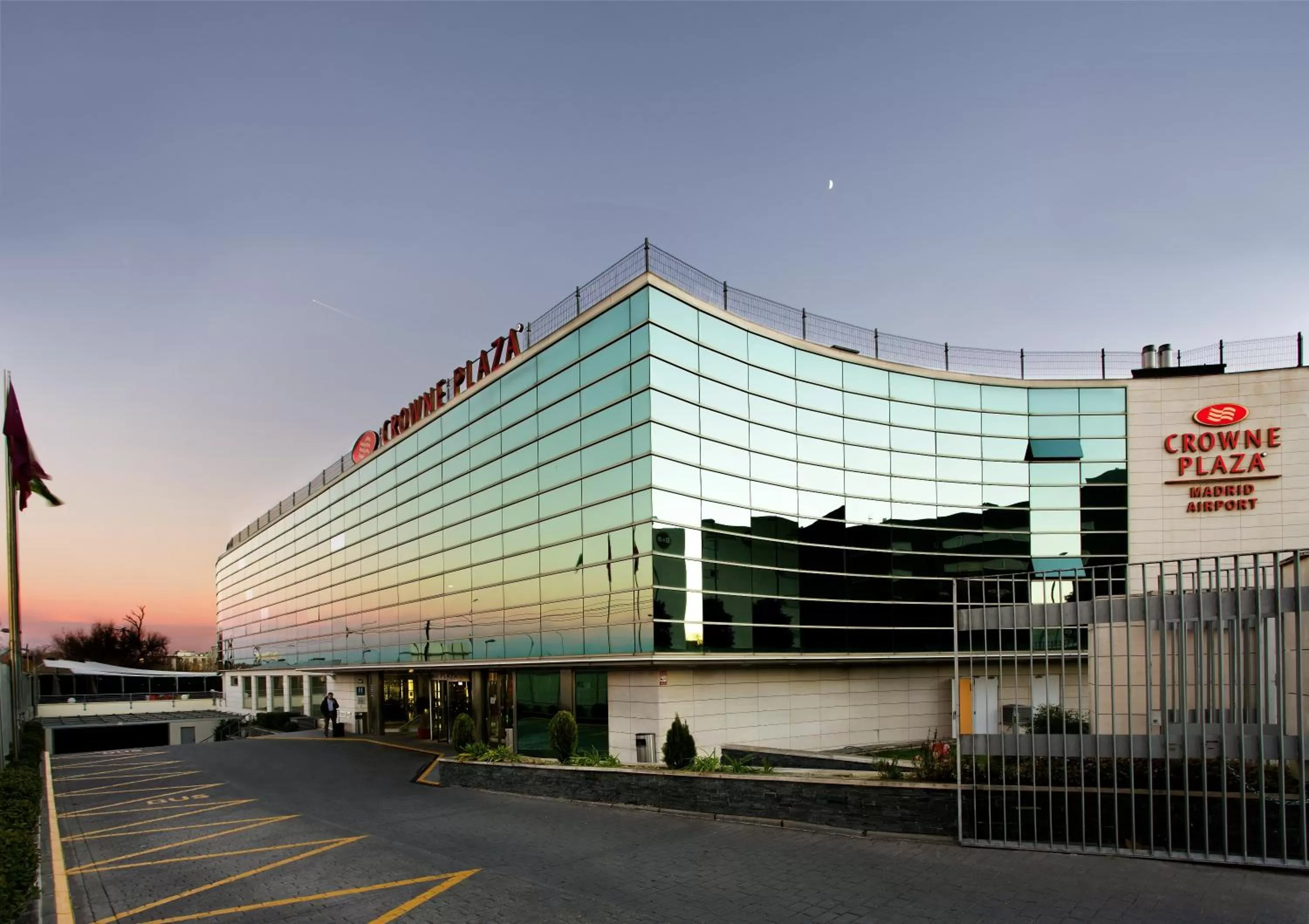 Property building in Hotel Crowne Plaza Madrid Airport