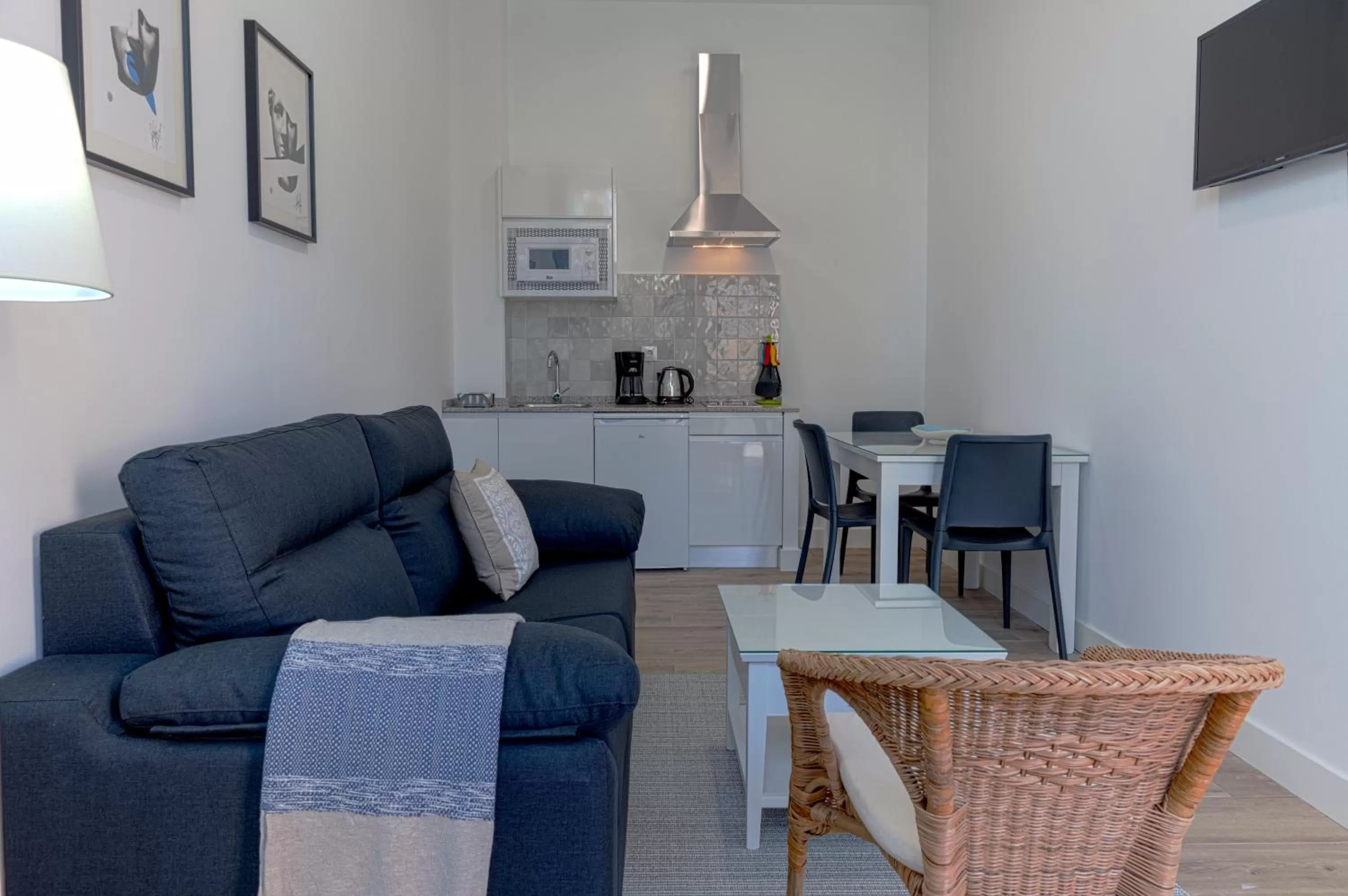 Kitchen or kitchenette, Seating Area in Hotel Apartamentos MPD