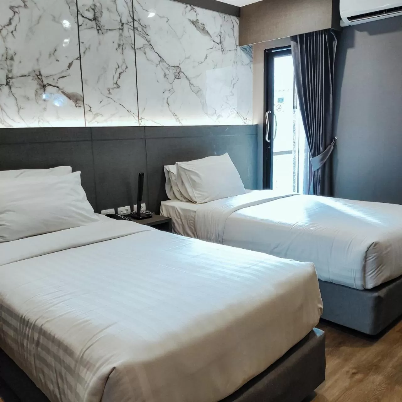 Bedroom, Bed in Hyde Park Hotel Bangkok