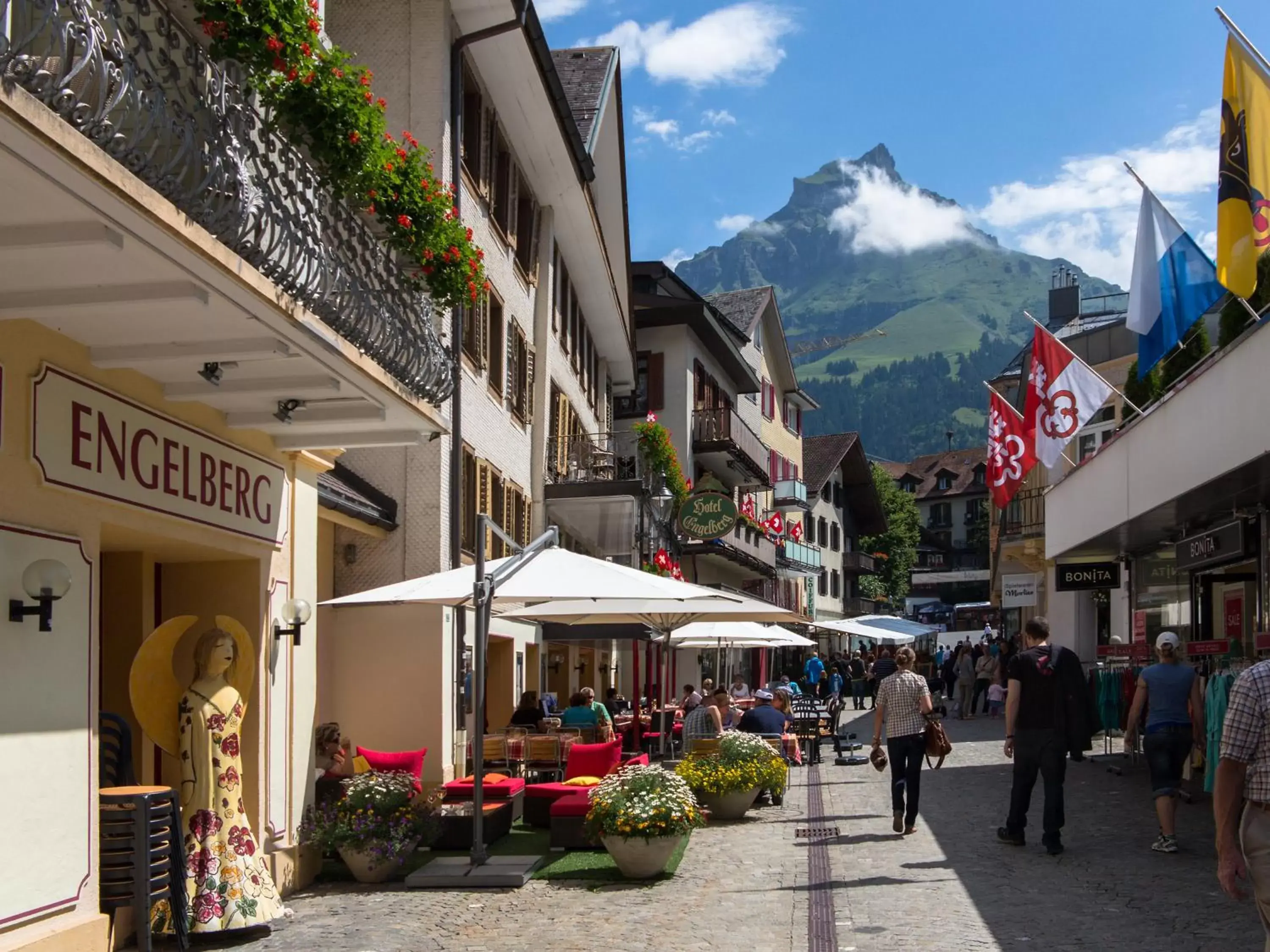 Restaurant/places to eat in Hotel Engelberg "das Trail Hotel"