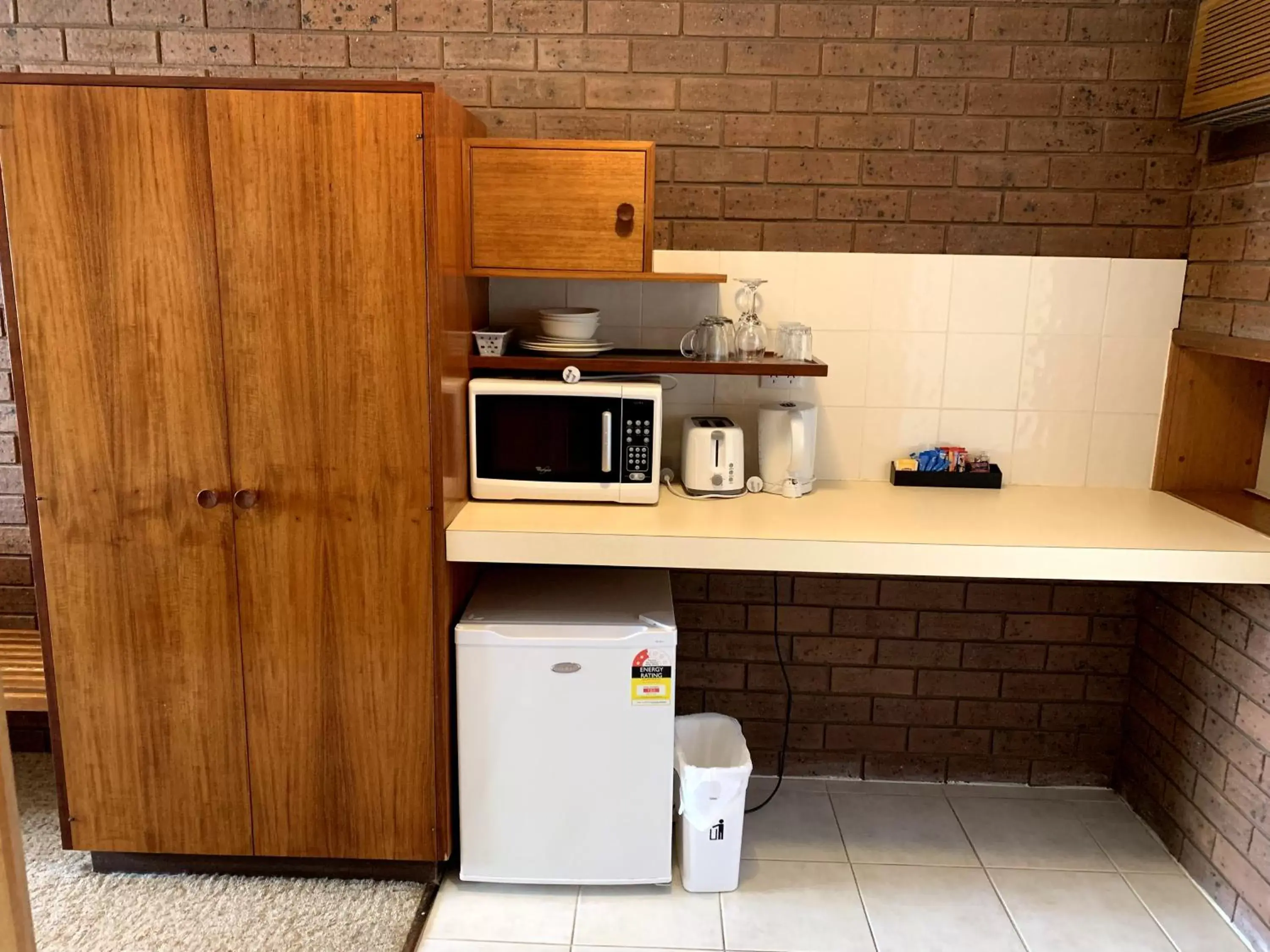 Kitchen or kitchenette, Kitchen/Kitchenette in Kingswood Motel