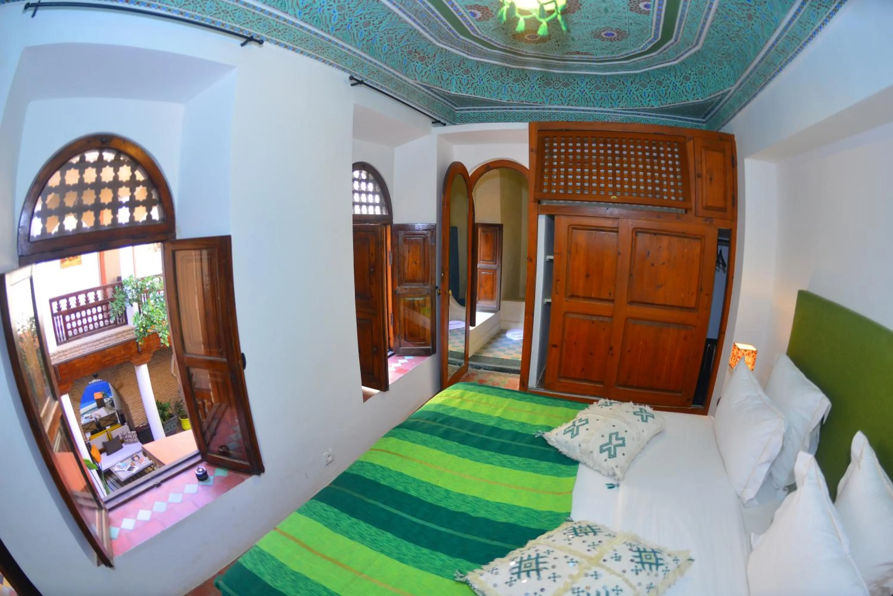 Photo of the whole room, Bed in Riad Hidden