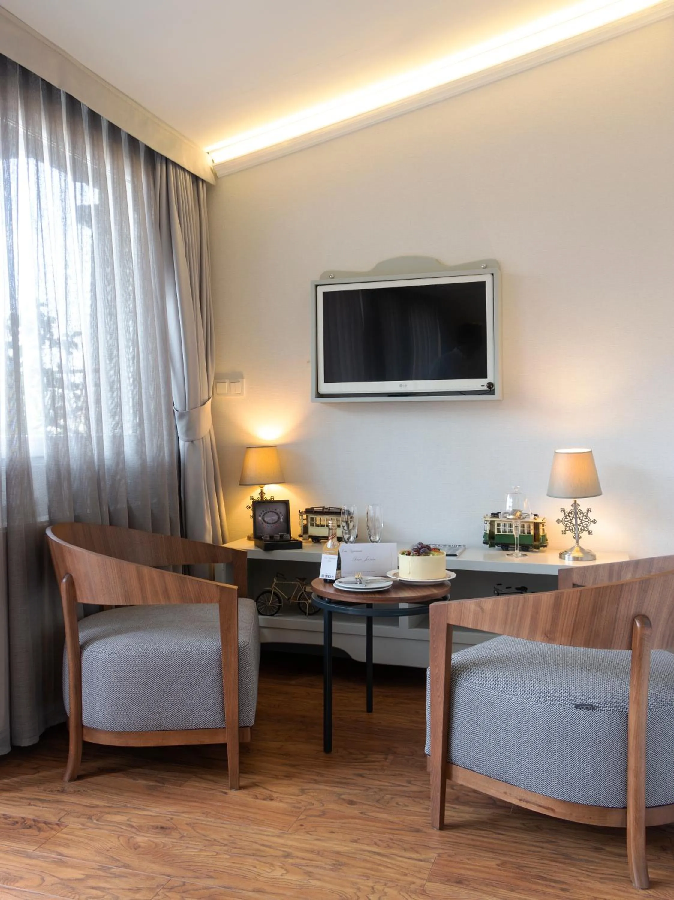 Seating area in Louis Appartements Galata