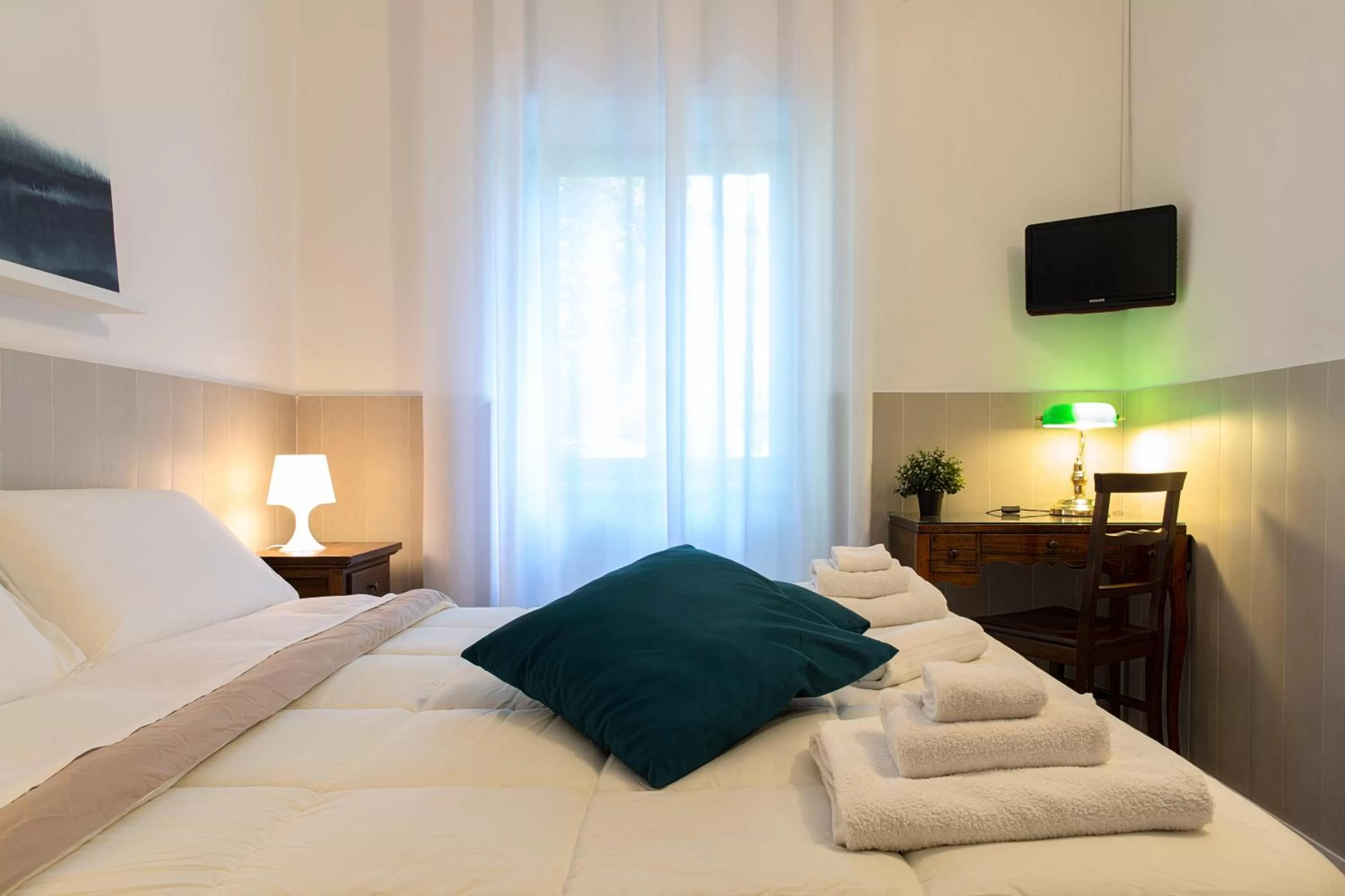 Photo of the whole room, Bed in Fox House BnB