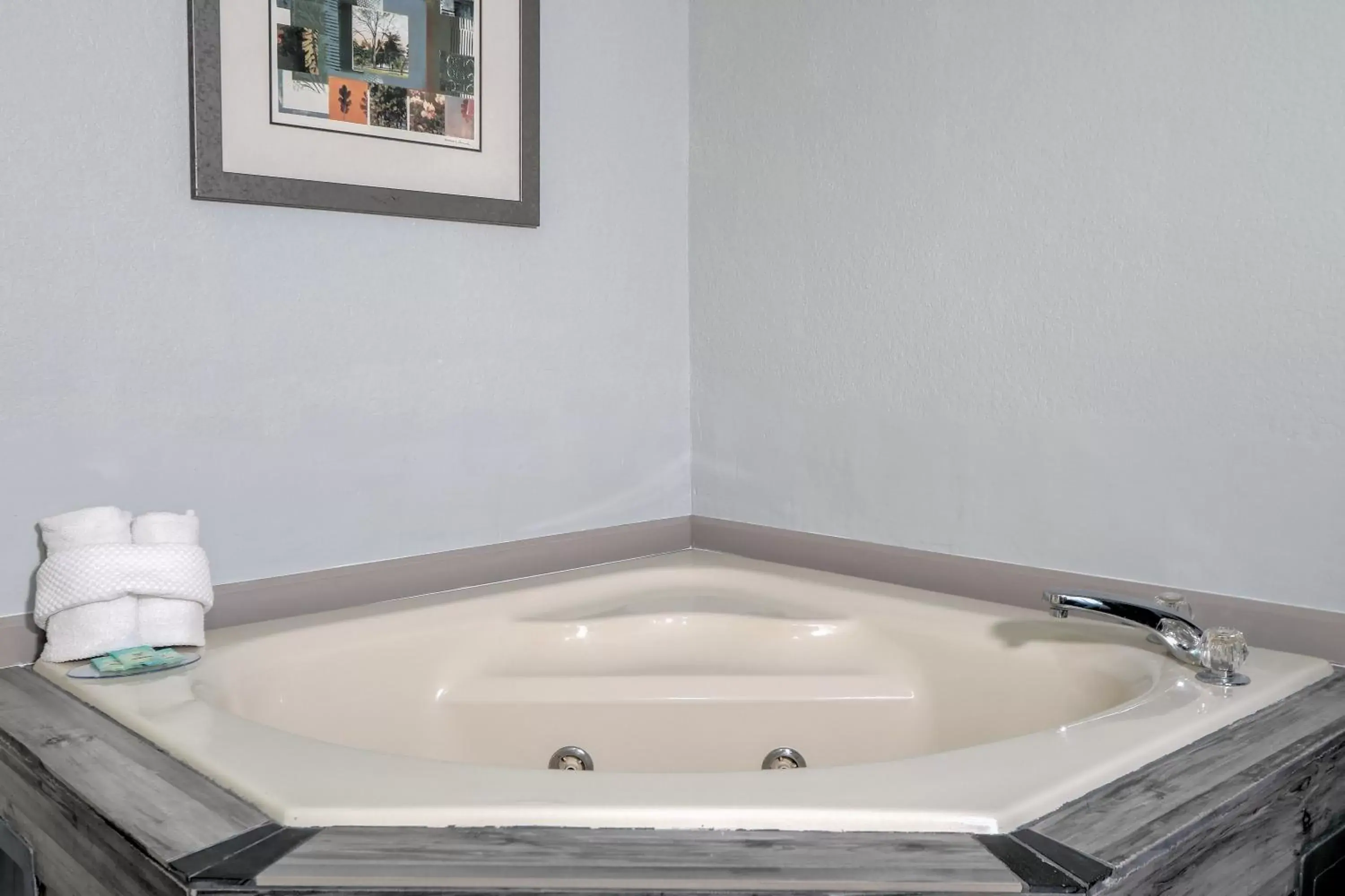 Spa and wellness centre/facilities, Bathroom in Belle Aire Motel - Downtown Convention Center - Gatlinburg