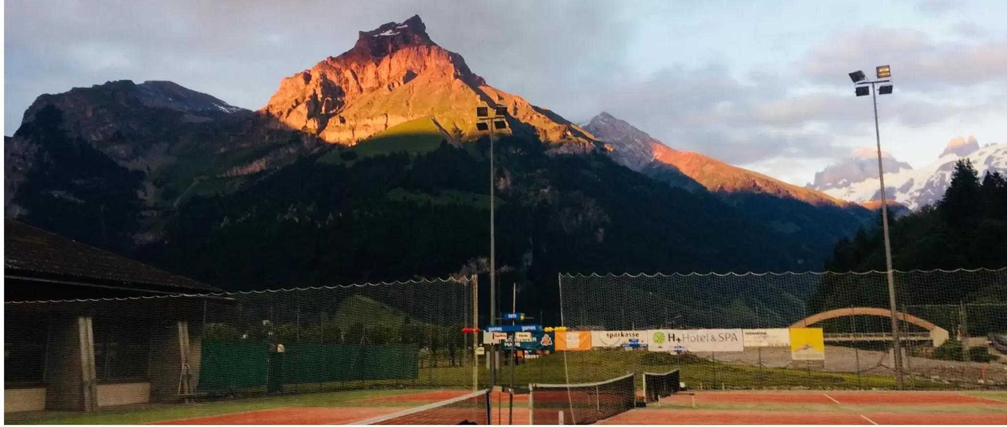 Tennis court, Mountain View in Hotel Hahnenblick