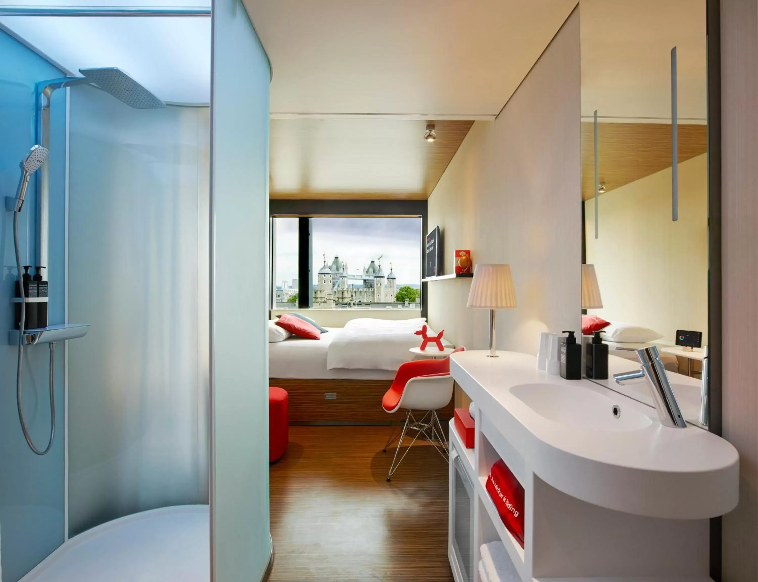 Property building, Bathroom in citizenM Tower of London
