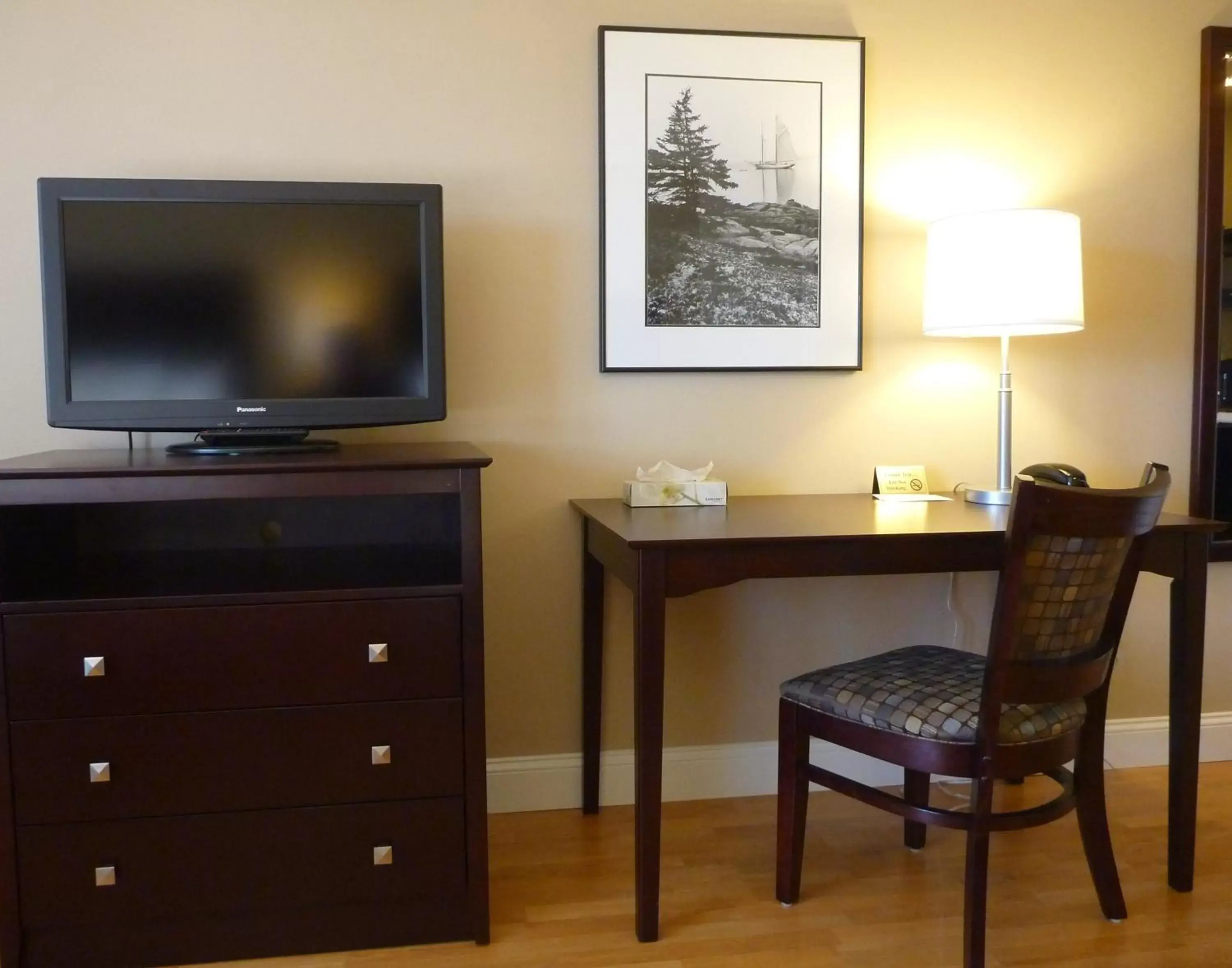 Decorative detail, TV/Entertainment Center in Yankee Clipper Motel