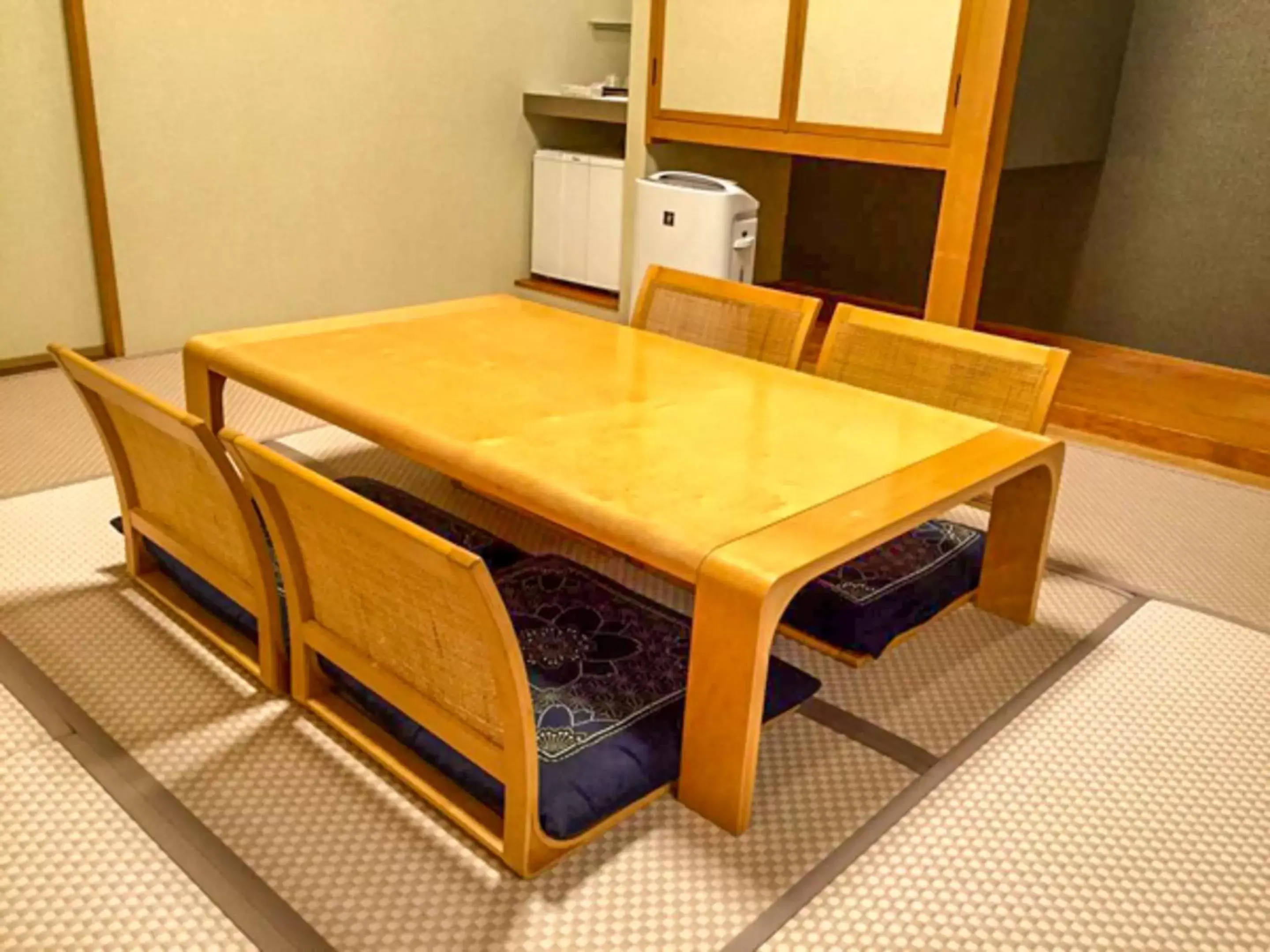 Bedroom, Dining Area in HOTEL LiVEMAX BUDGET SAPPORO