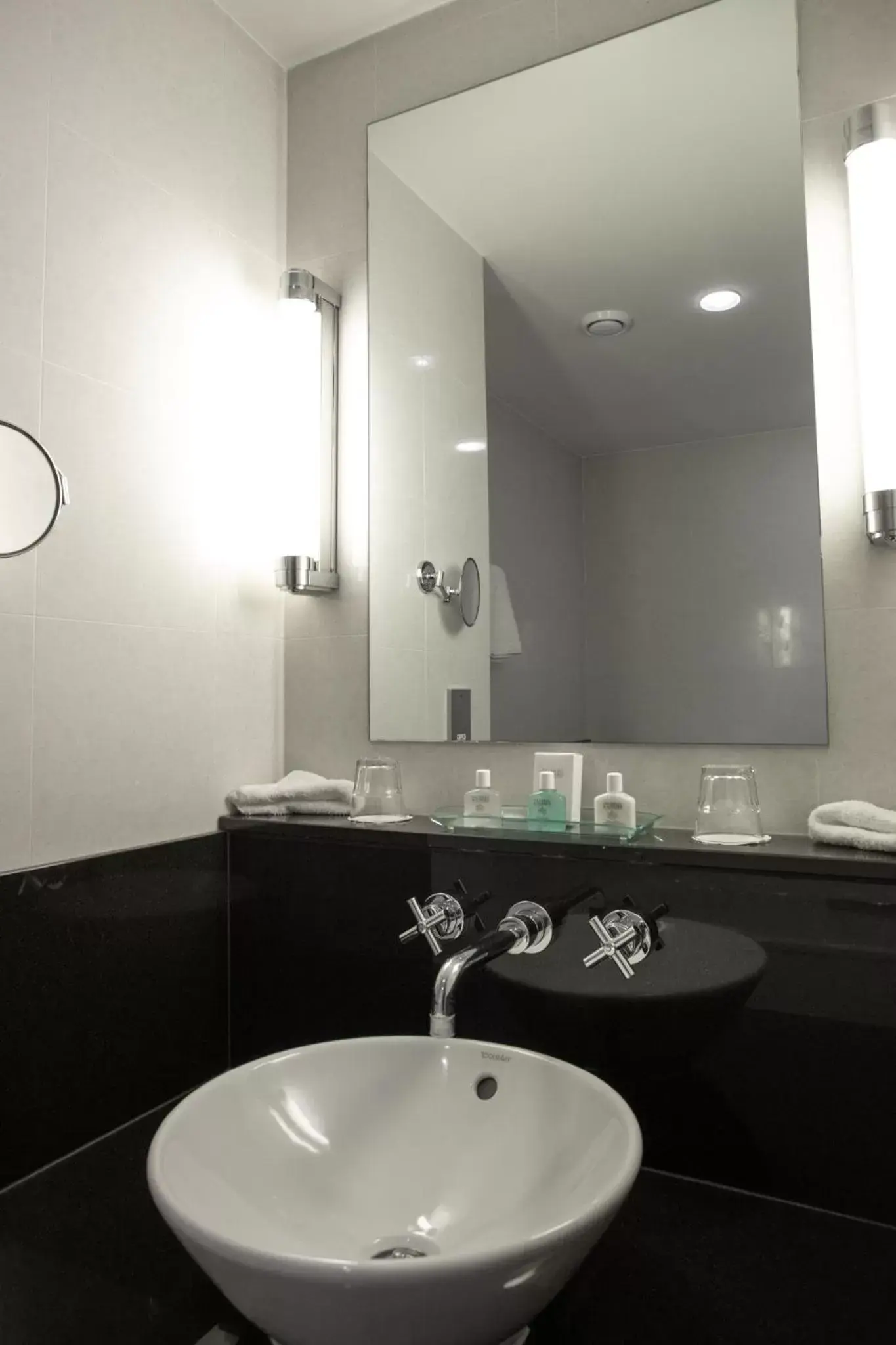 Bathroom in Crowne Plaza Marlow, an IHG Hotel