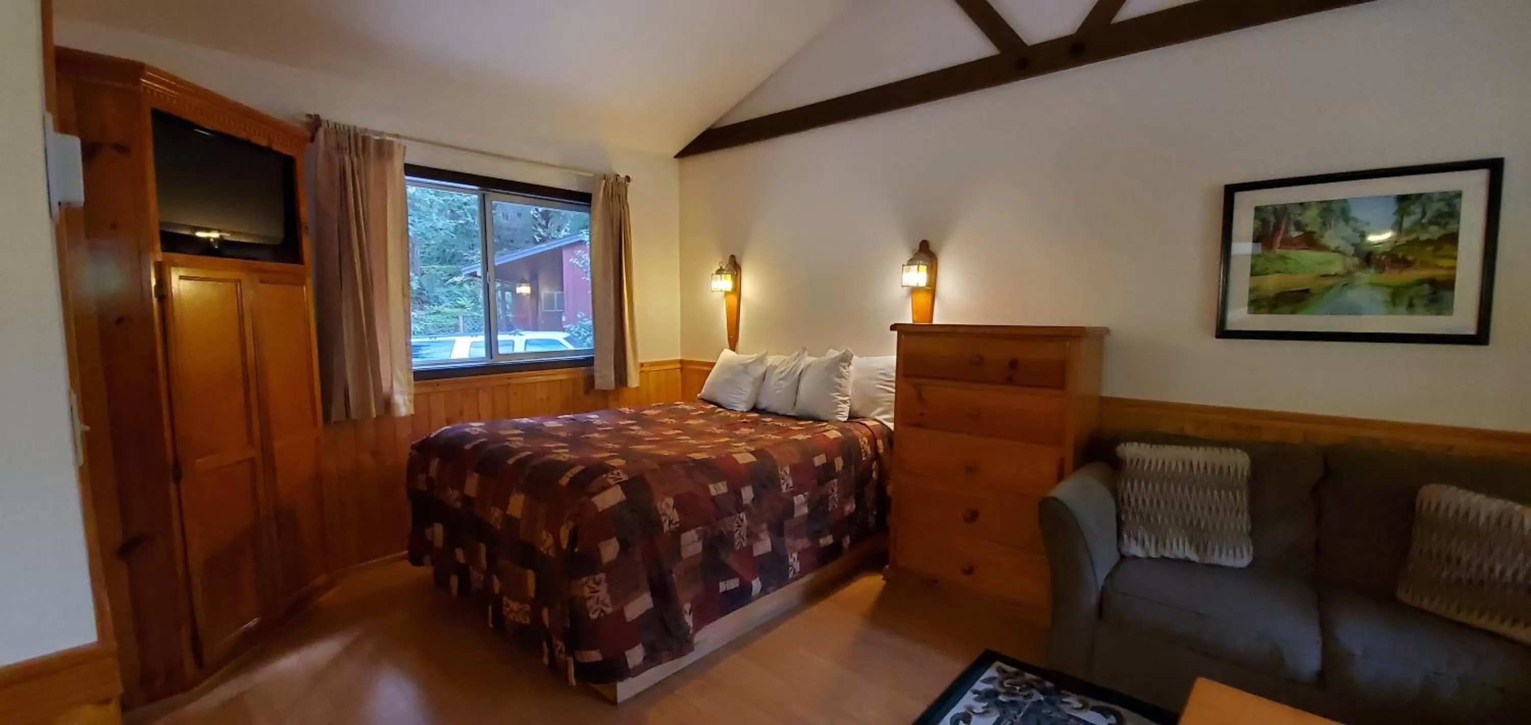 Bed in Fern River Resort