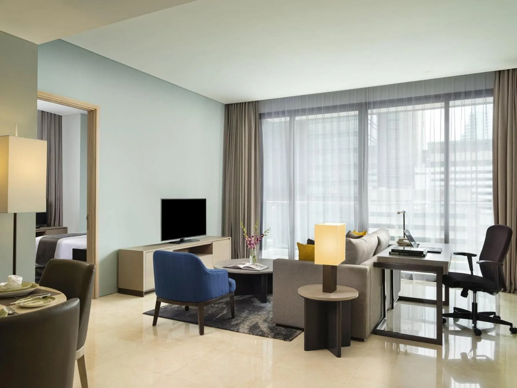 Photo of the whole room, Seating Area in Crowne Plaza Jakarta Residences, an IHG Hotel