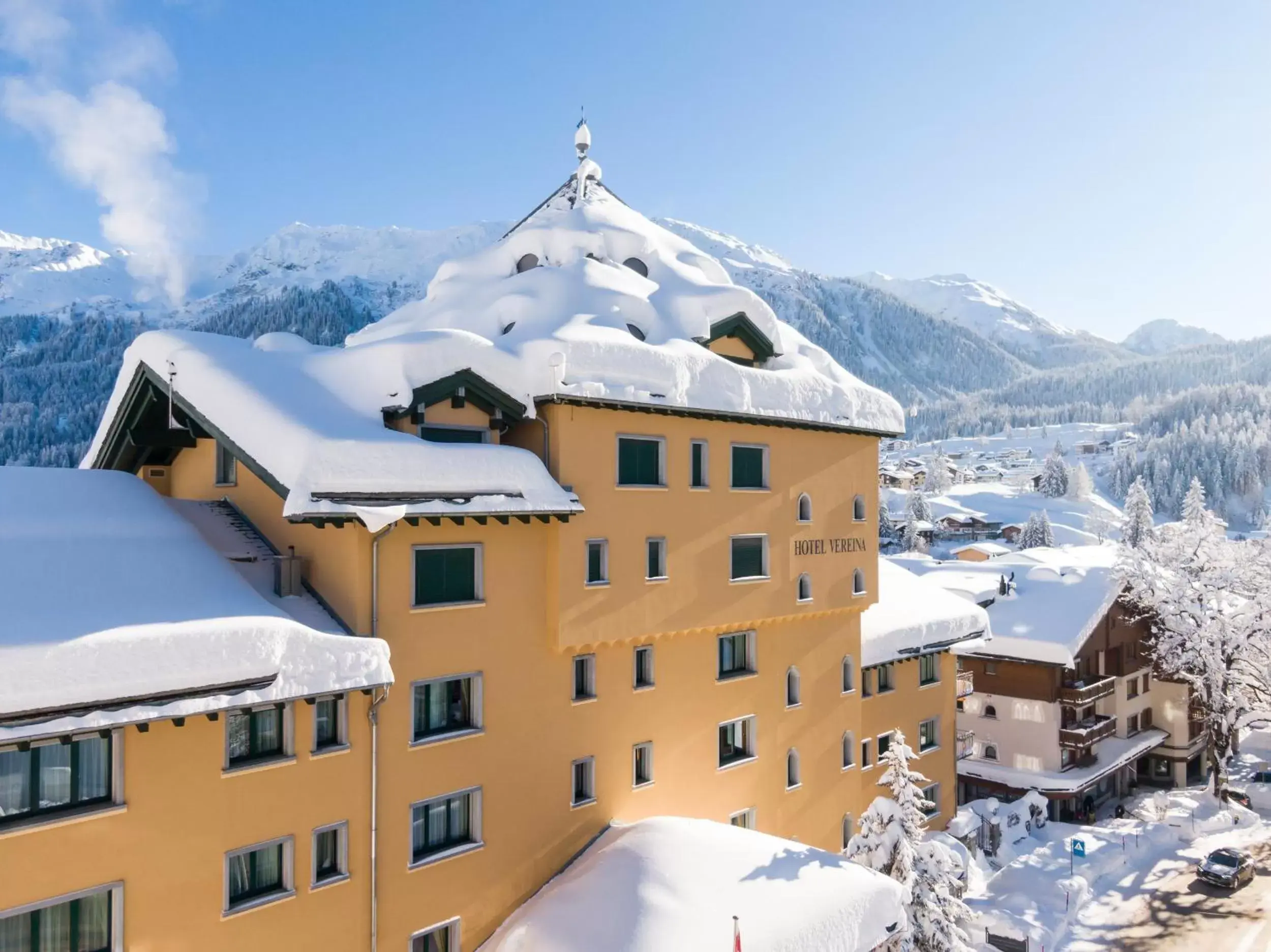 Property building, Winter in Hotel Vereina