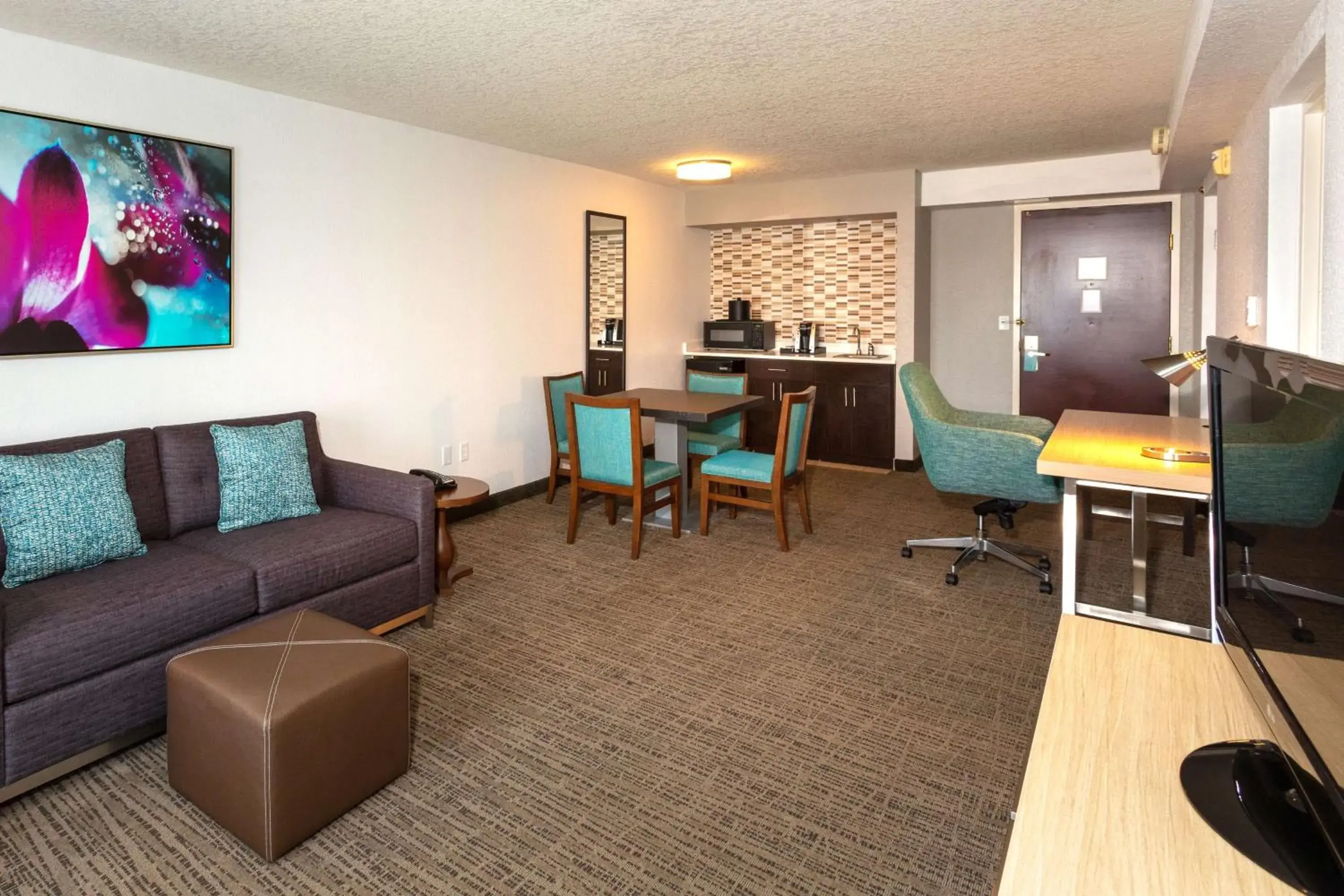 Bedroom, Seating Area in Hilton Garden Inn Daytona Beach Airport