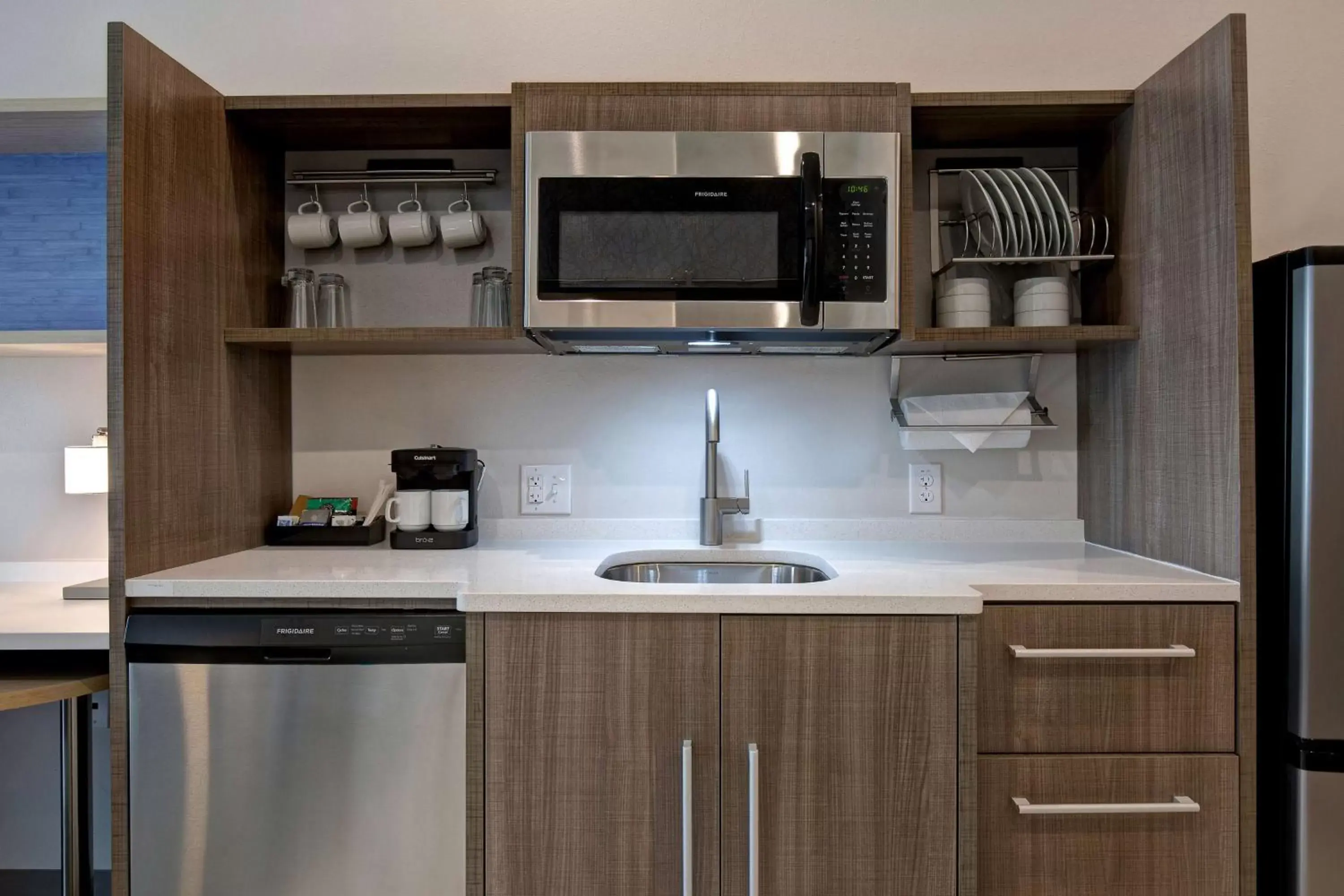 Kitchen or kitchenette, Kitchen/Kitchenette in Home2 Suites By Hilton Lewisville Dallas