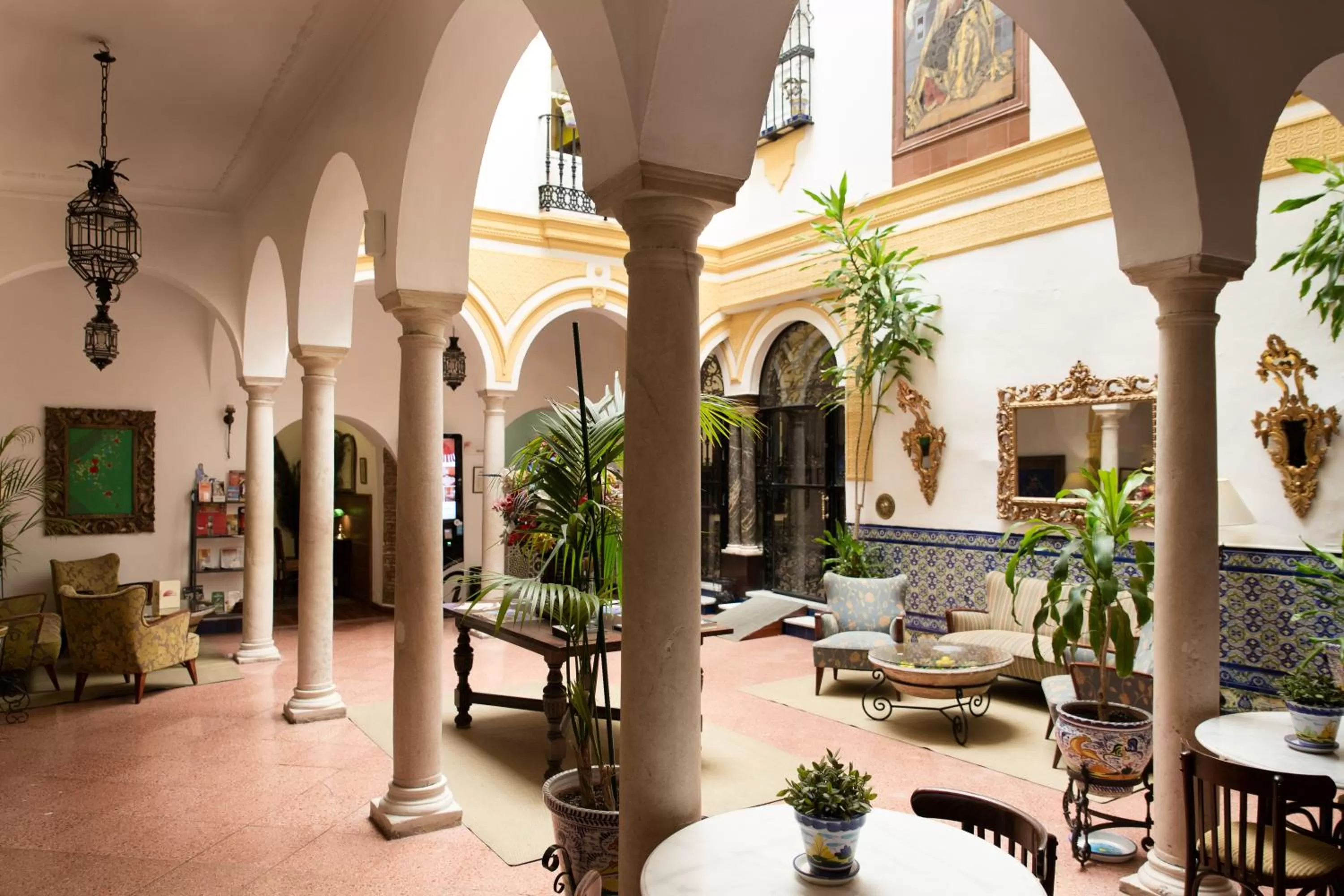 Patio in Hotel Abanico Casa Palacio
