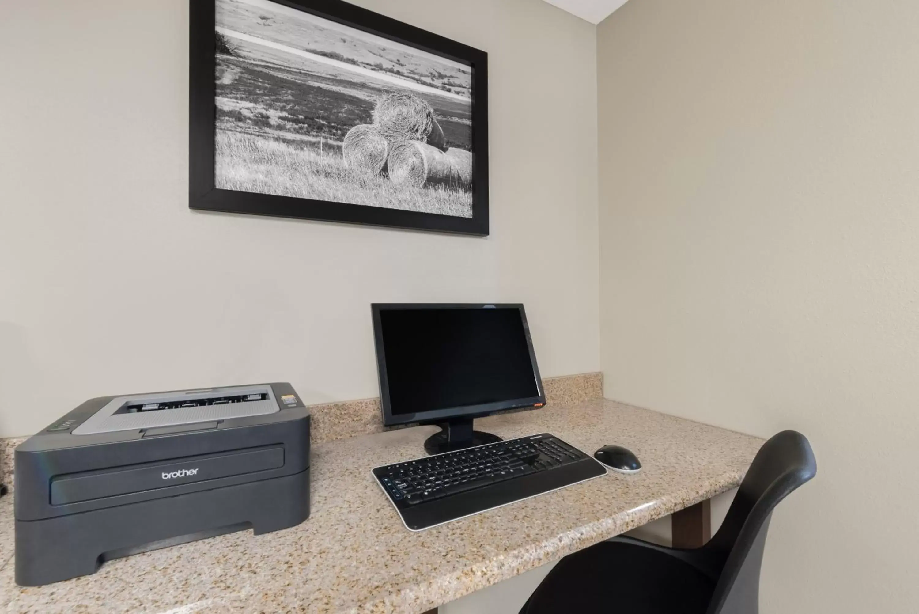 Business facilities in Super 8 by Wyndham Pierre SD