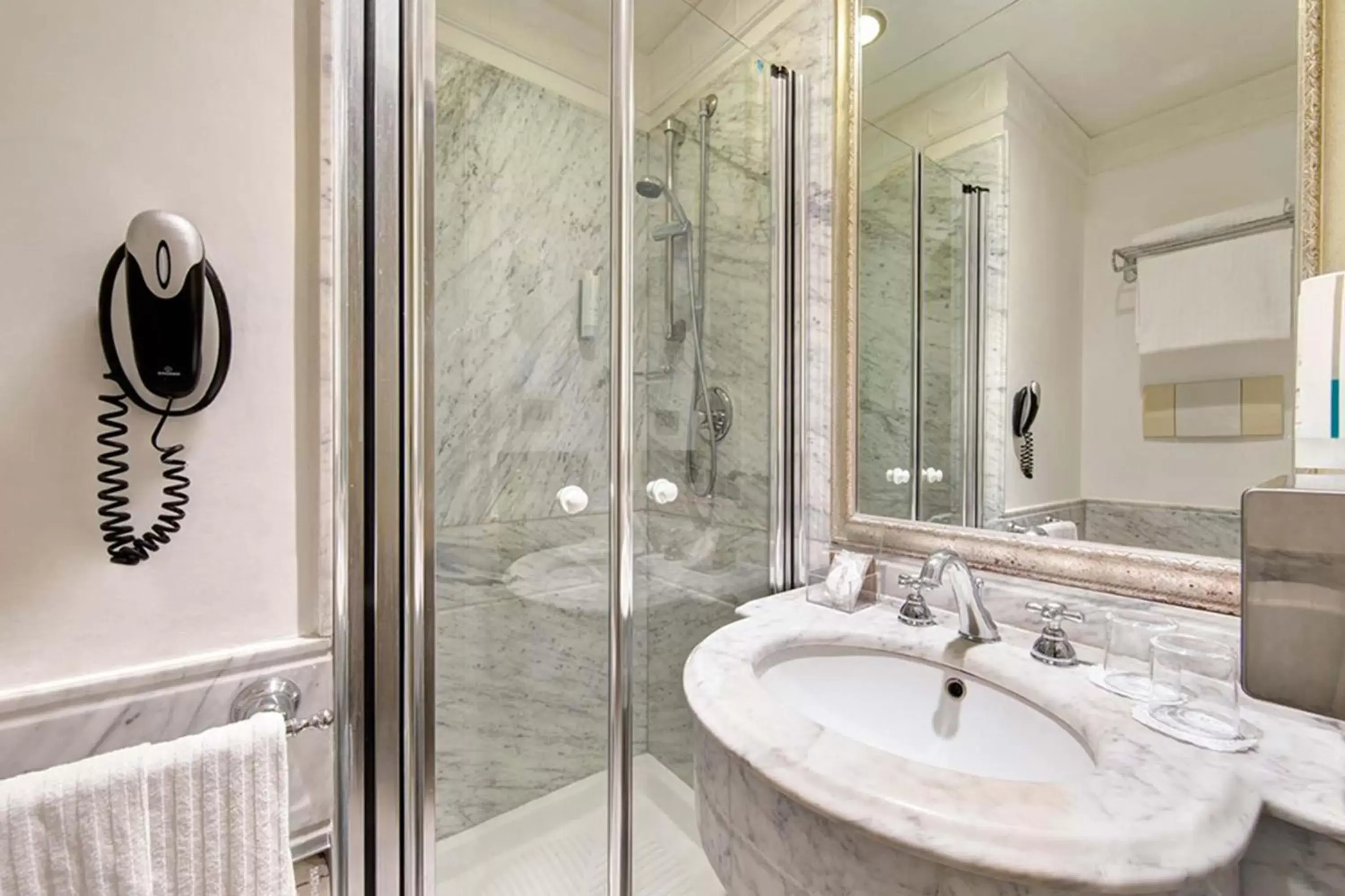 Shower, Bathroom in BB Hotels Smarthotel Bailey's