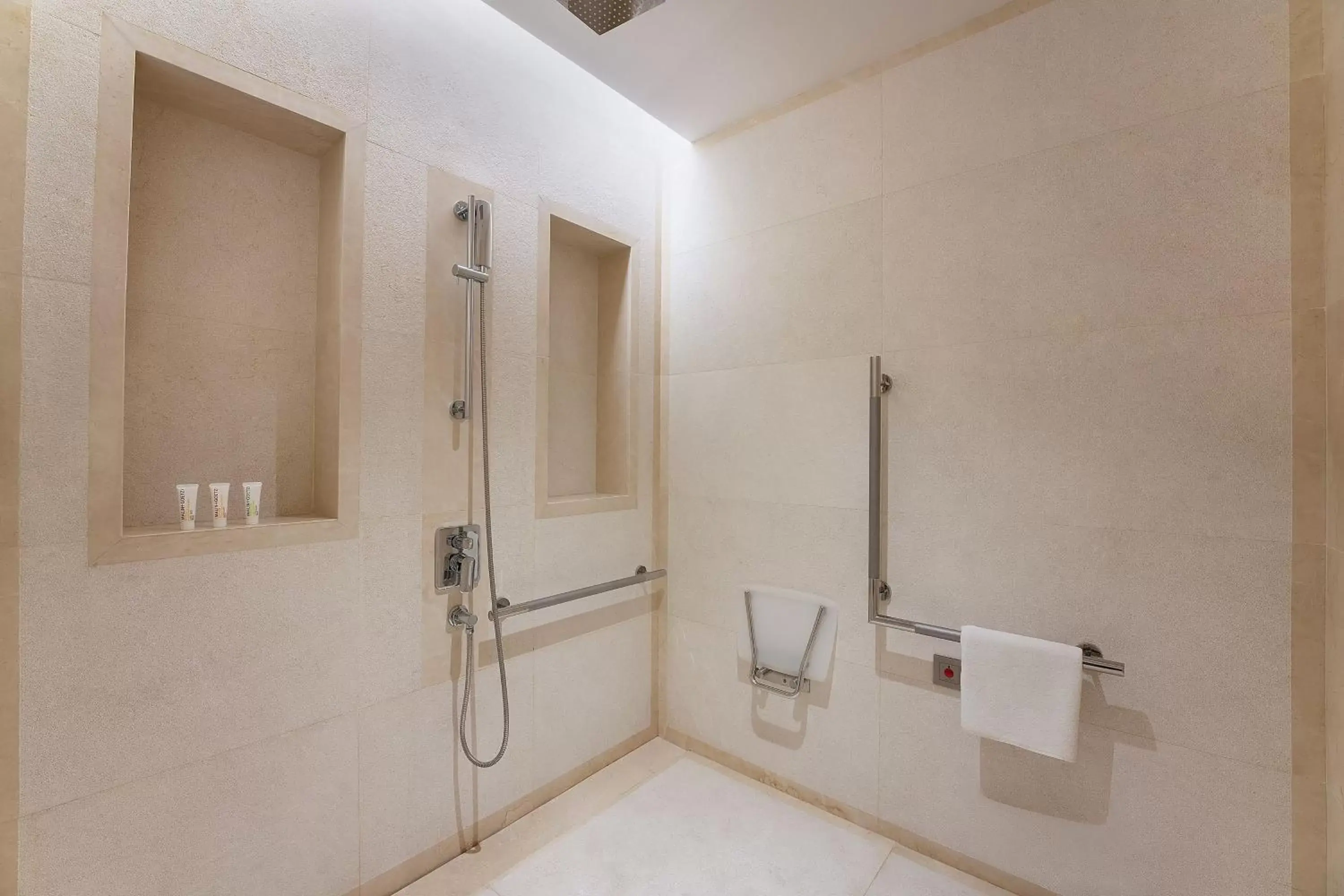 Bathroom in Le Meridien Shenyang Heping