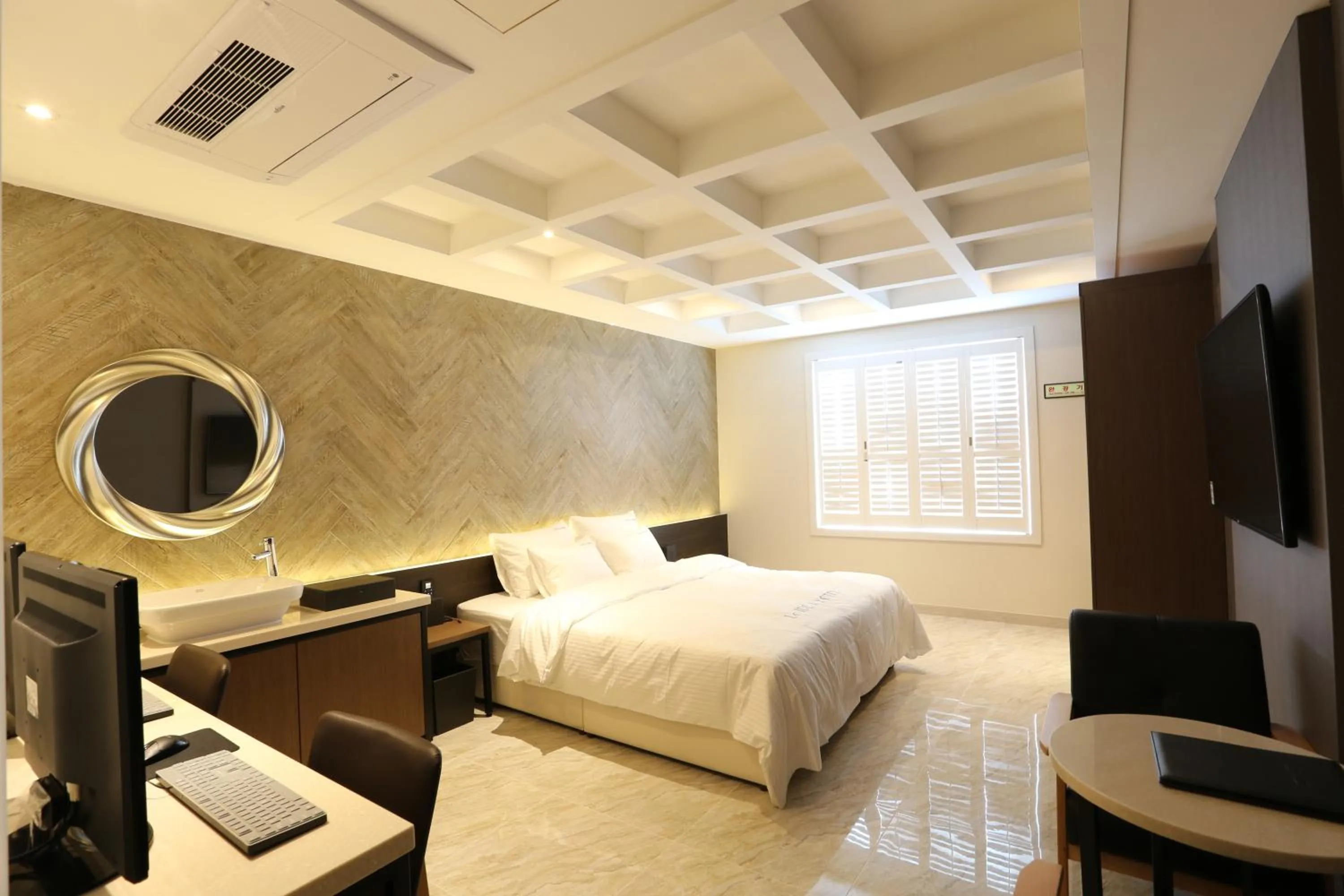 Decorative detail, Bed in Le Idea Hotel Busan Station