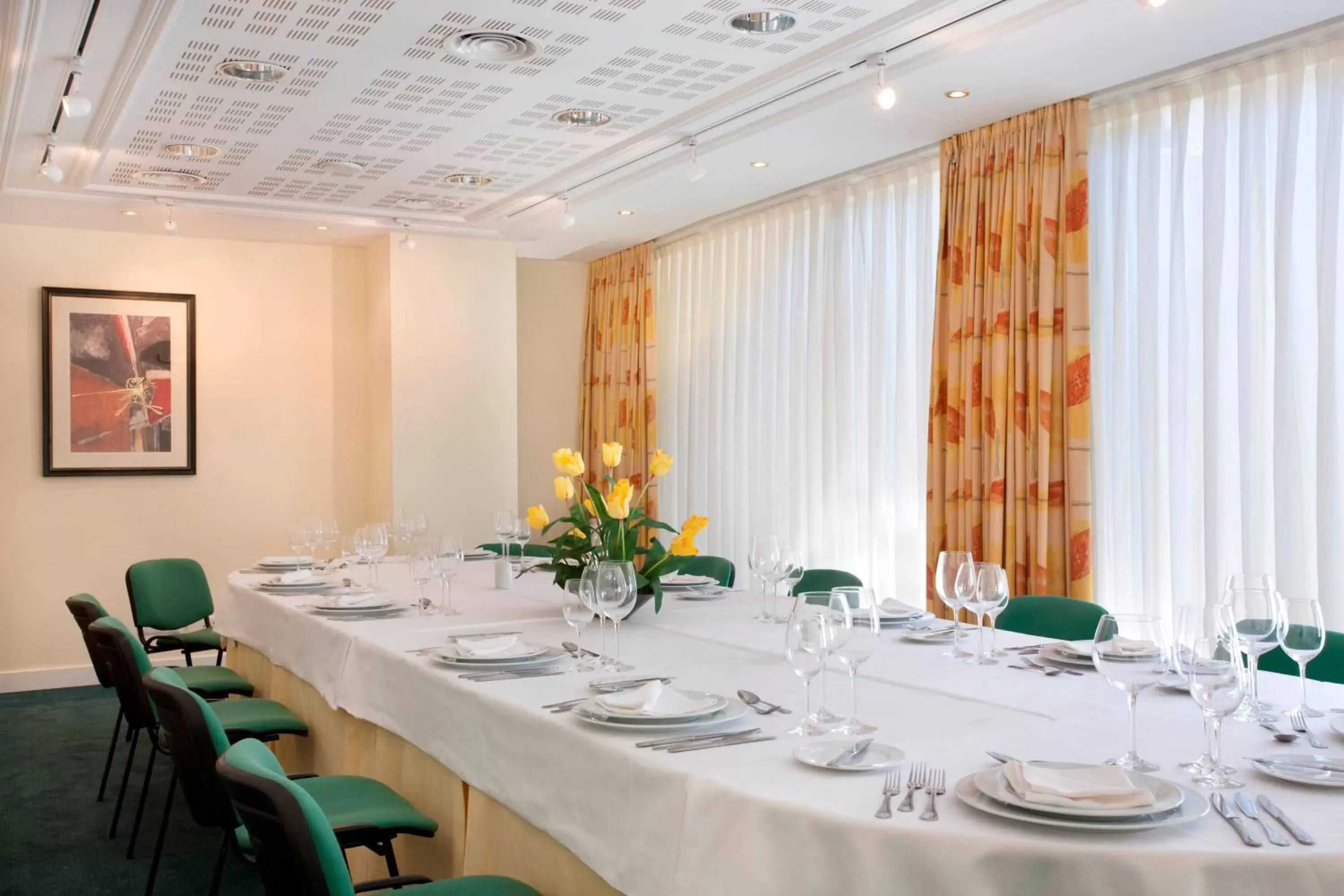Banquet/Function facilities, Restaurant/Places to Eat in Holiday Inn Lisbon, an IHG Hotel