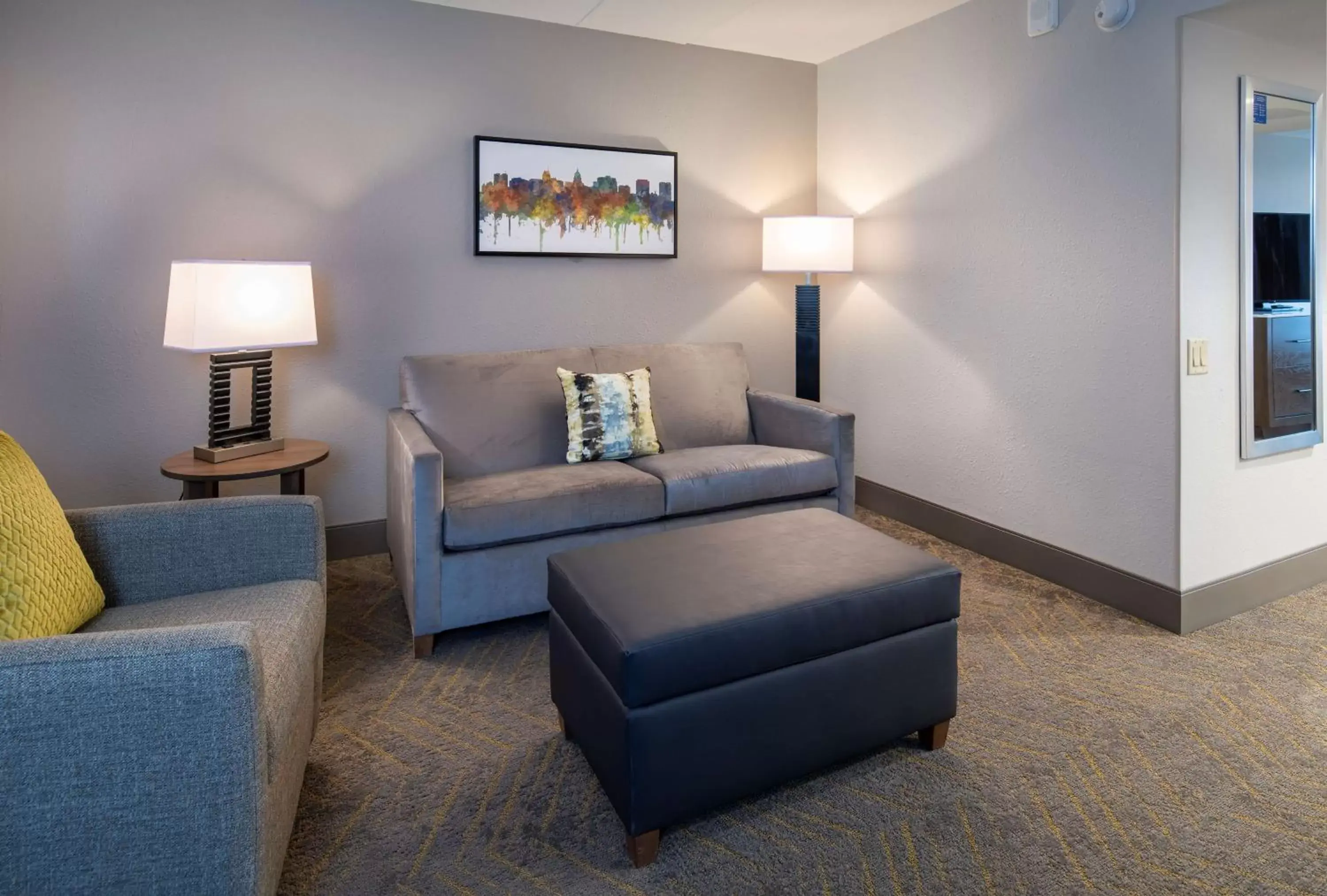 Living room, Seating Area in Doubletree By Hilton Madison East