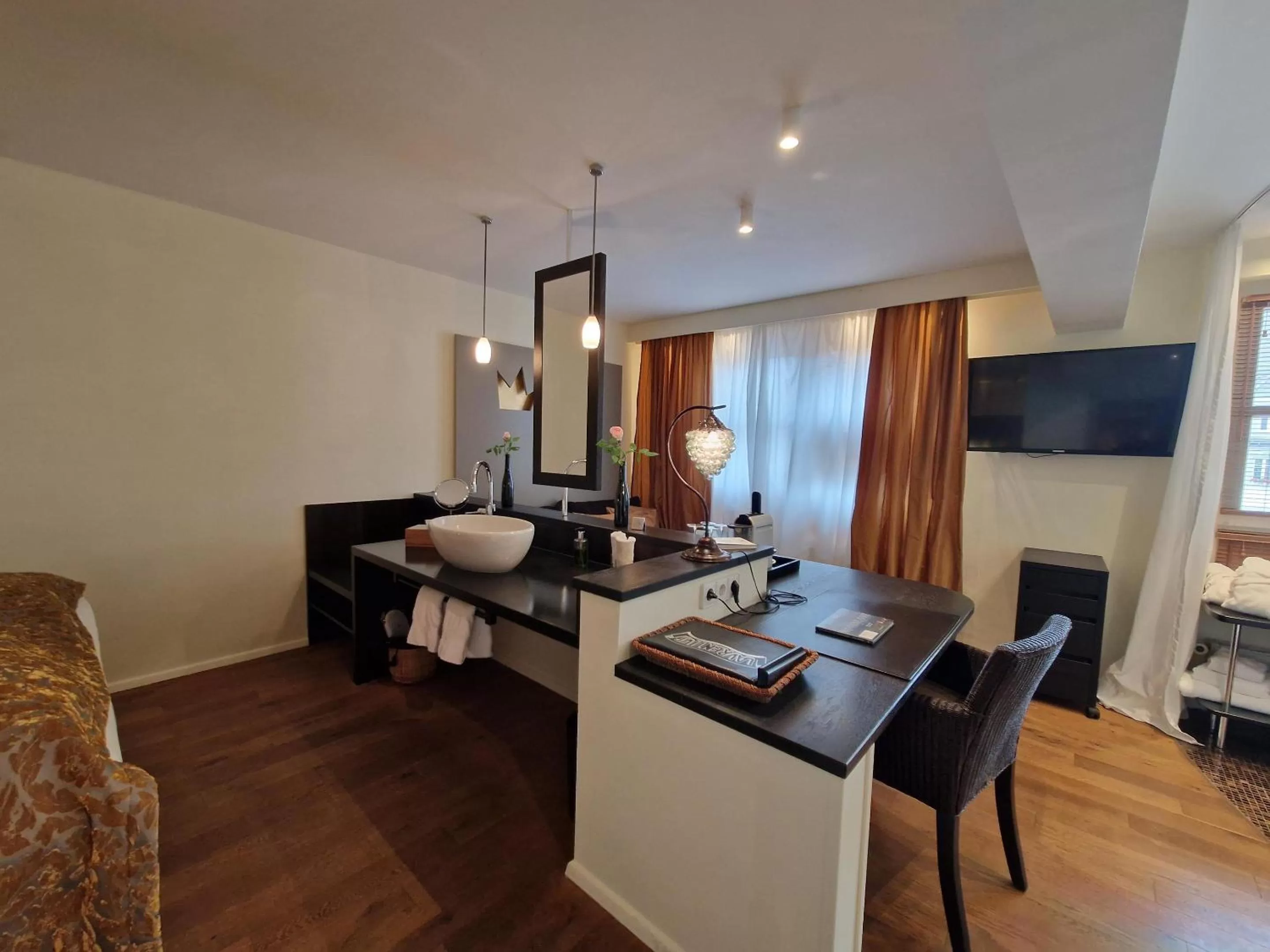 TV and multimedia in Laurentius Boutique-Hotel & Restaurant