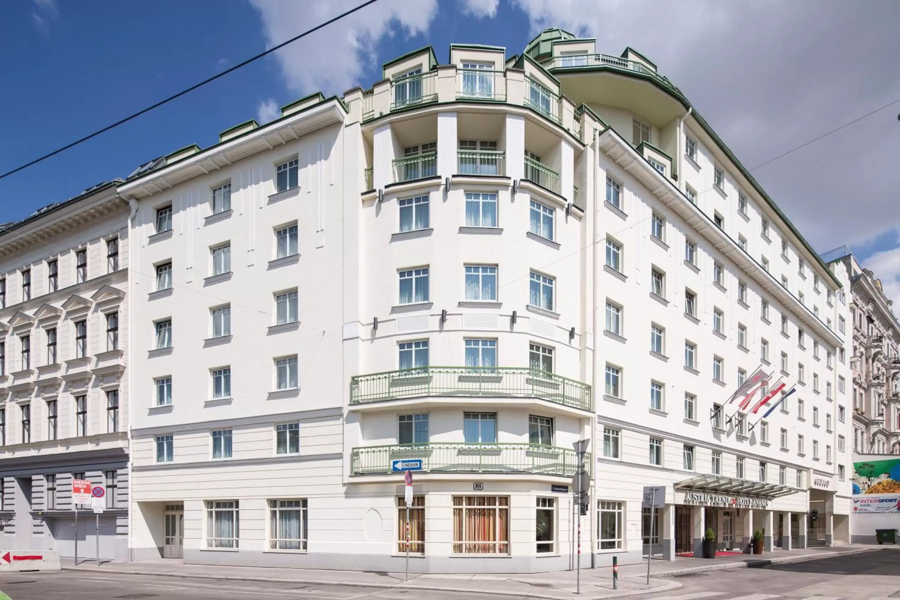 Property Building in Austria Trend Hotel Ananas Wien