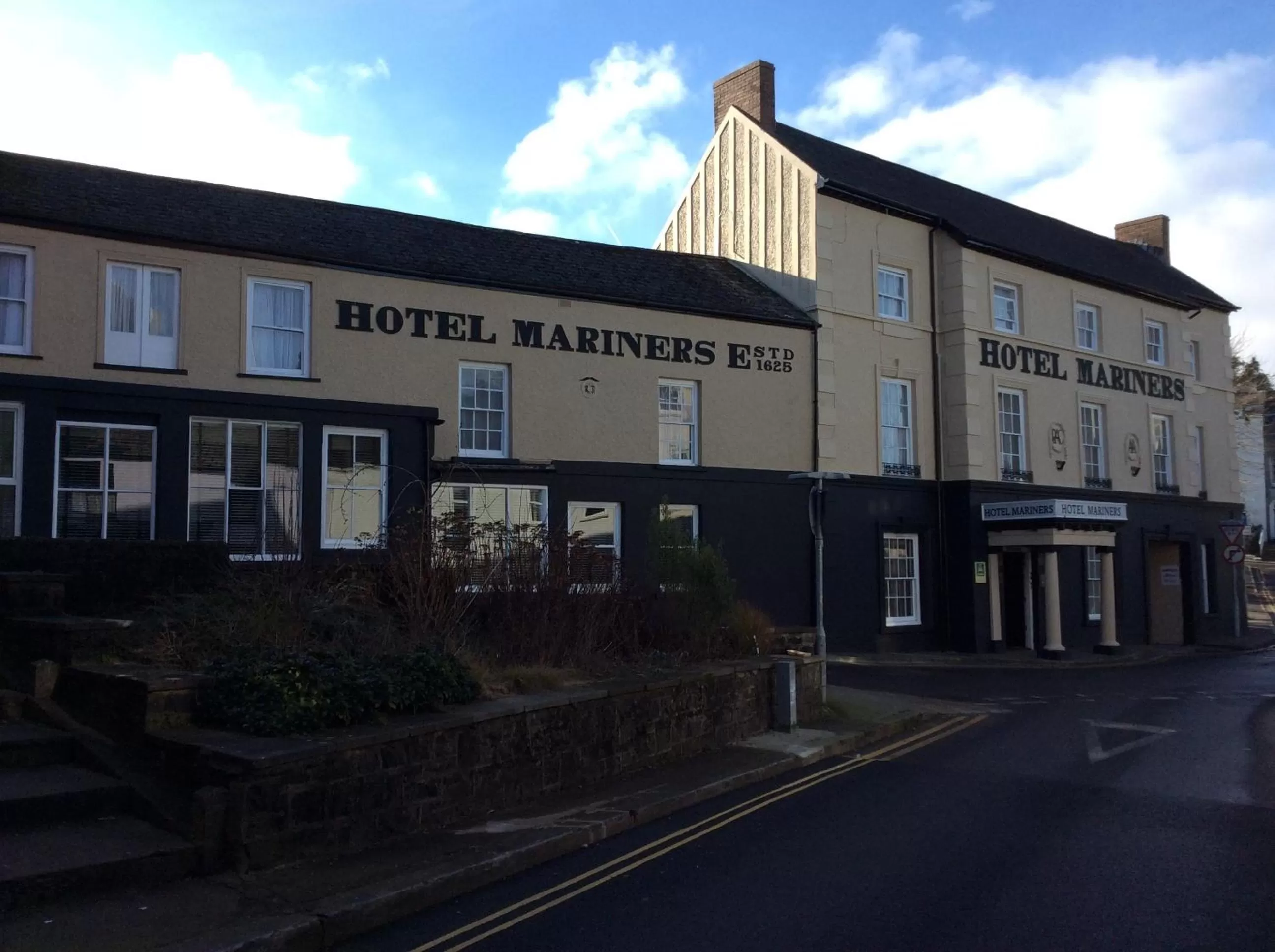 Mariners Hotel