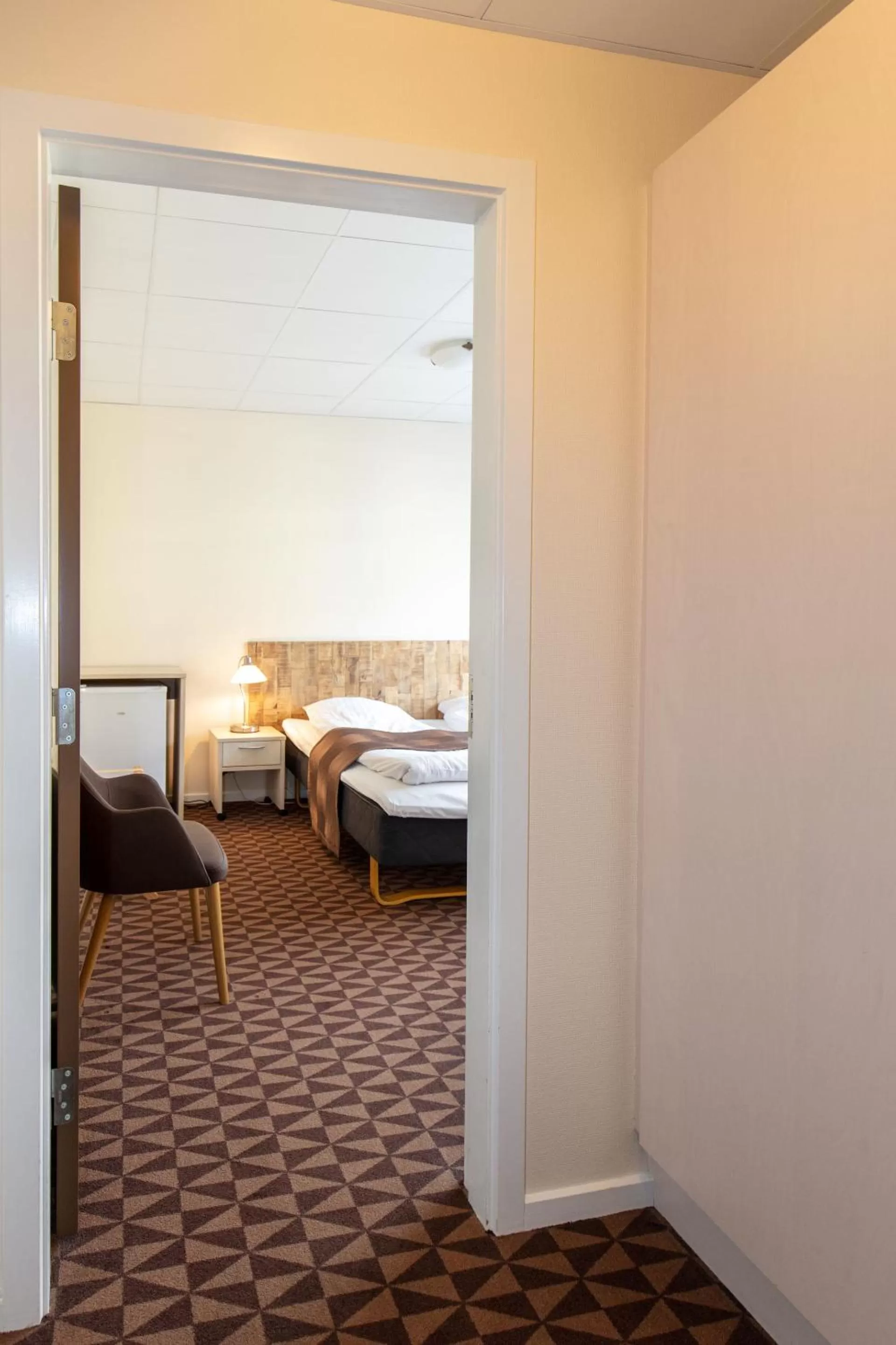 Facade/entrance, Bed in Foldens Hotel