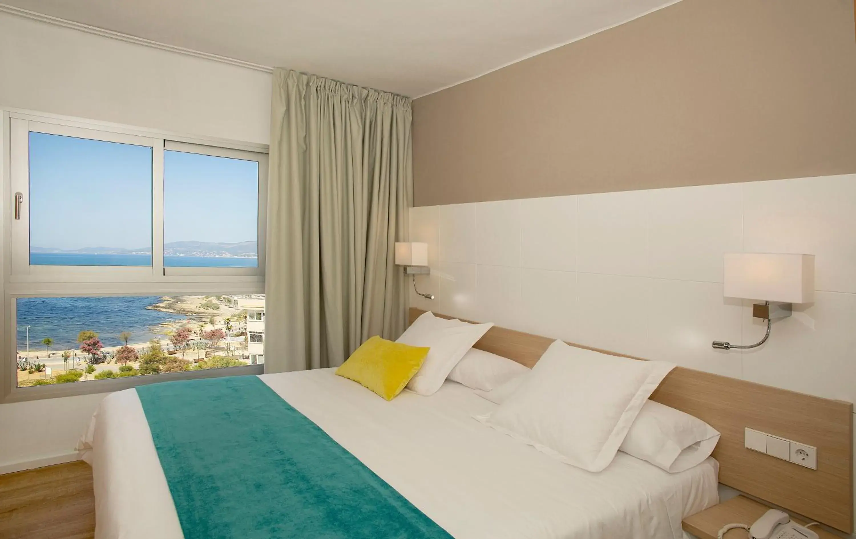 Bedroom, Bed in Hotel JS Palma Stay - Adults Only