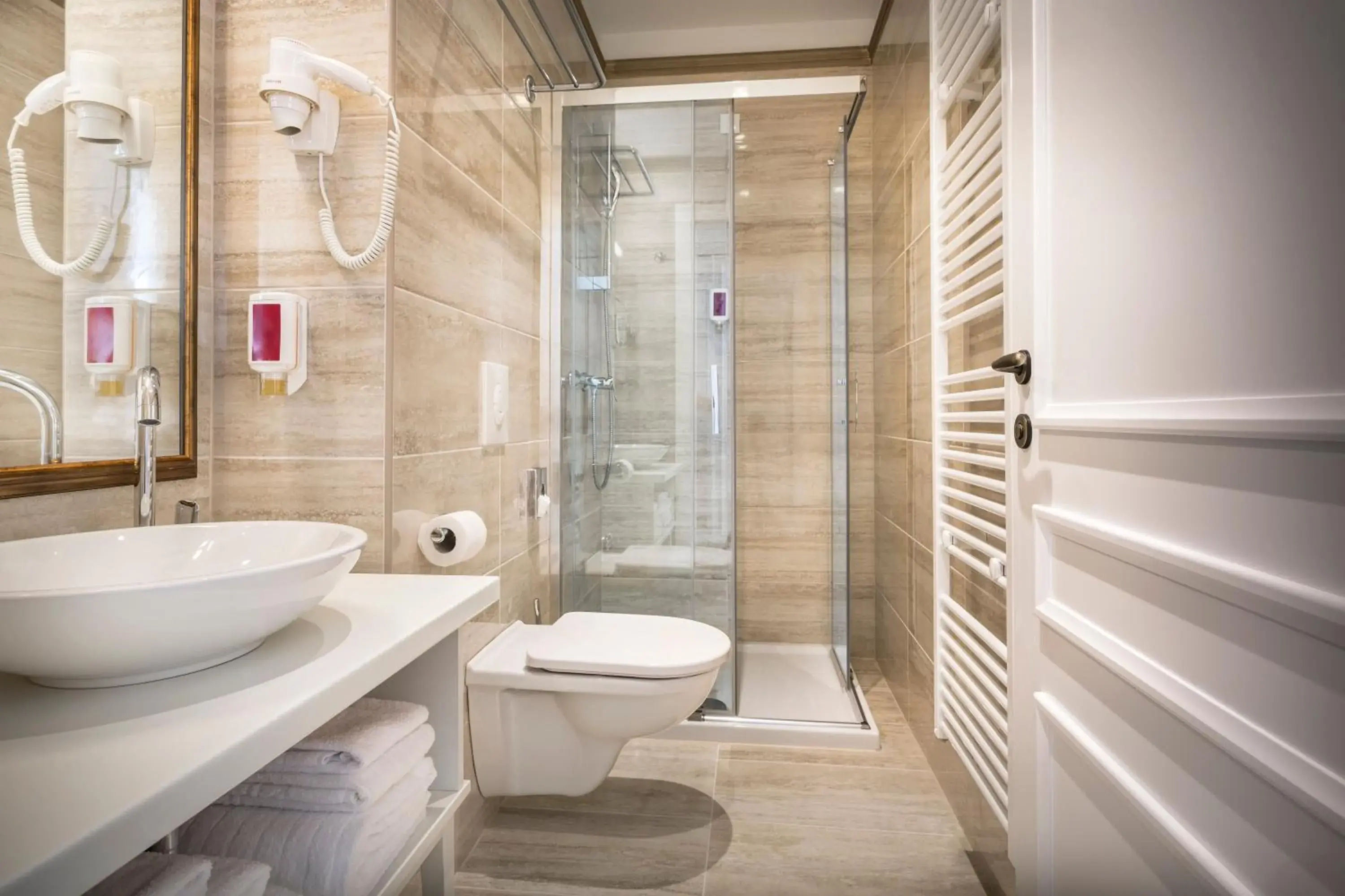 Bathroom in Hotel Palace Bellevue