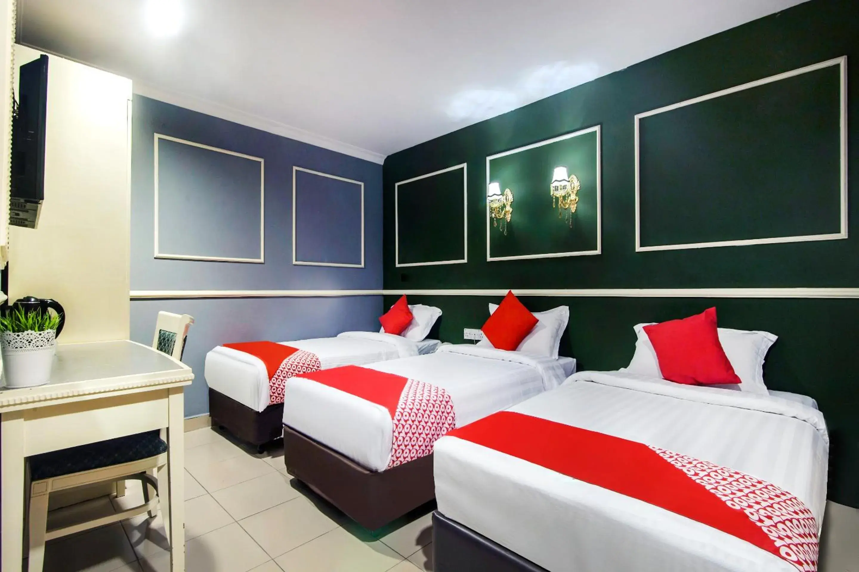 Bedroom, Bed in Super OYO 761 City Hotel