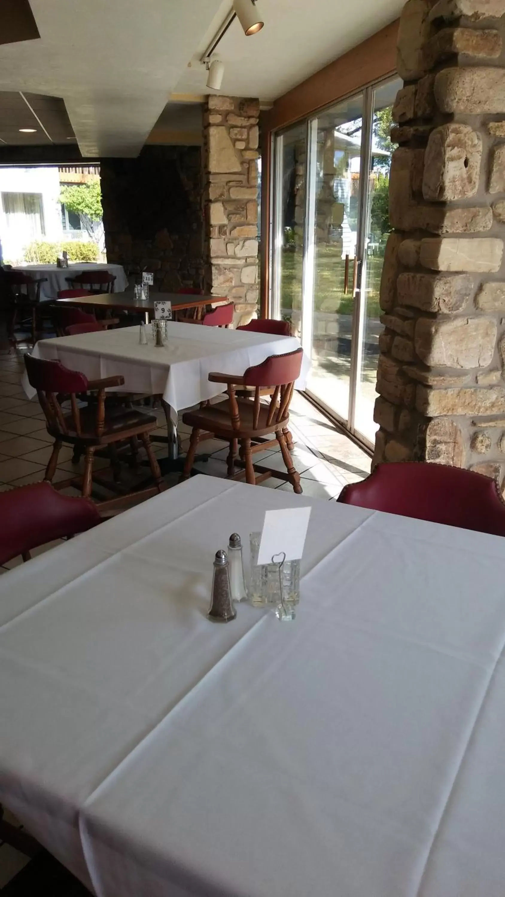 Restaurant/places to eat in The Lodge at Leathem Smith Restaurant/places to eat in The Lodge at Leathem Smith