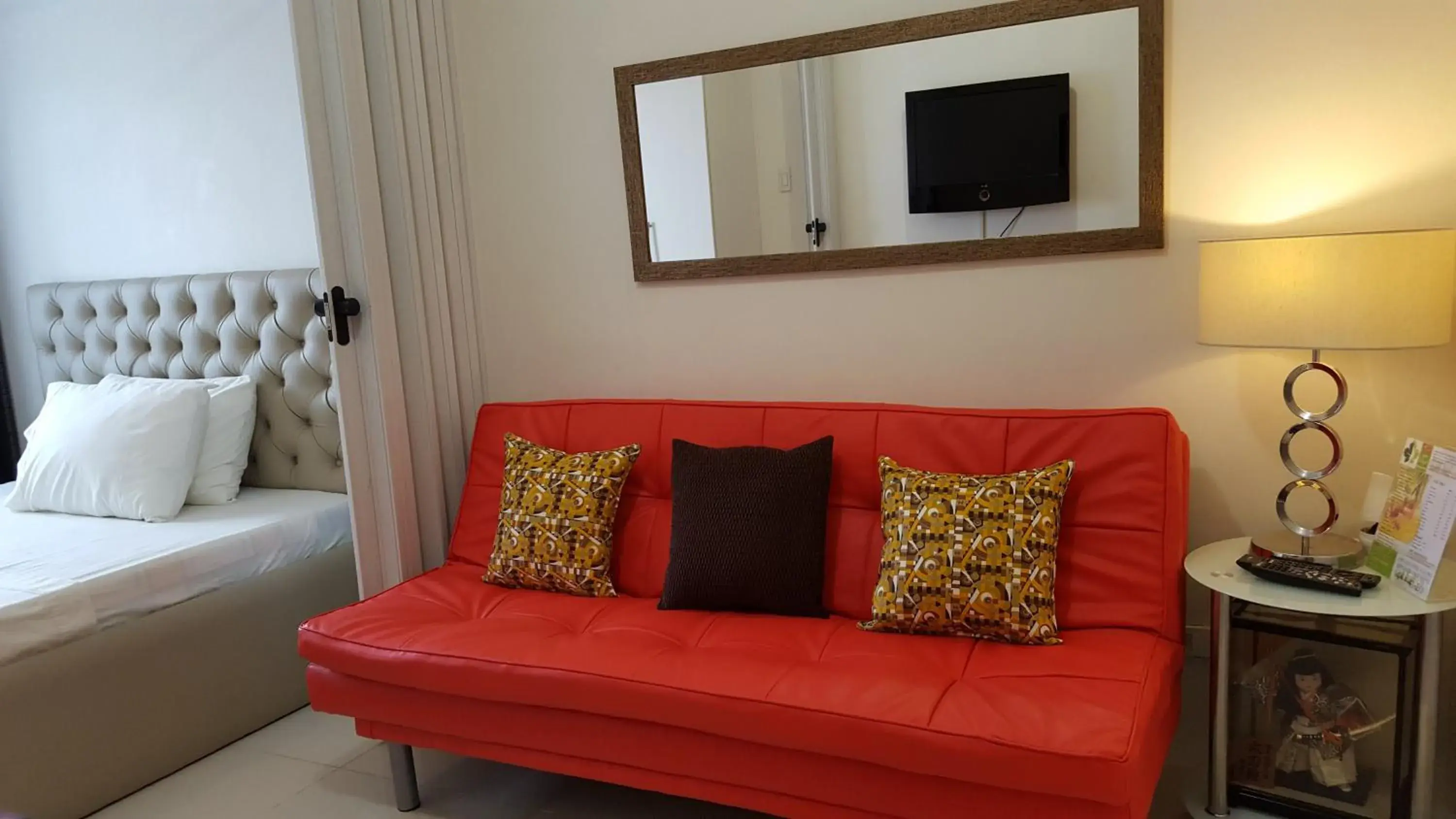 Seating Area in Condo Studio Luxe in Princeton Residences