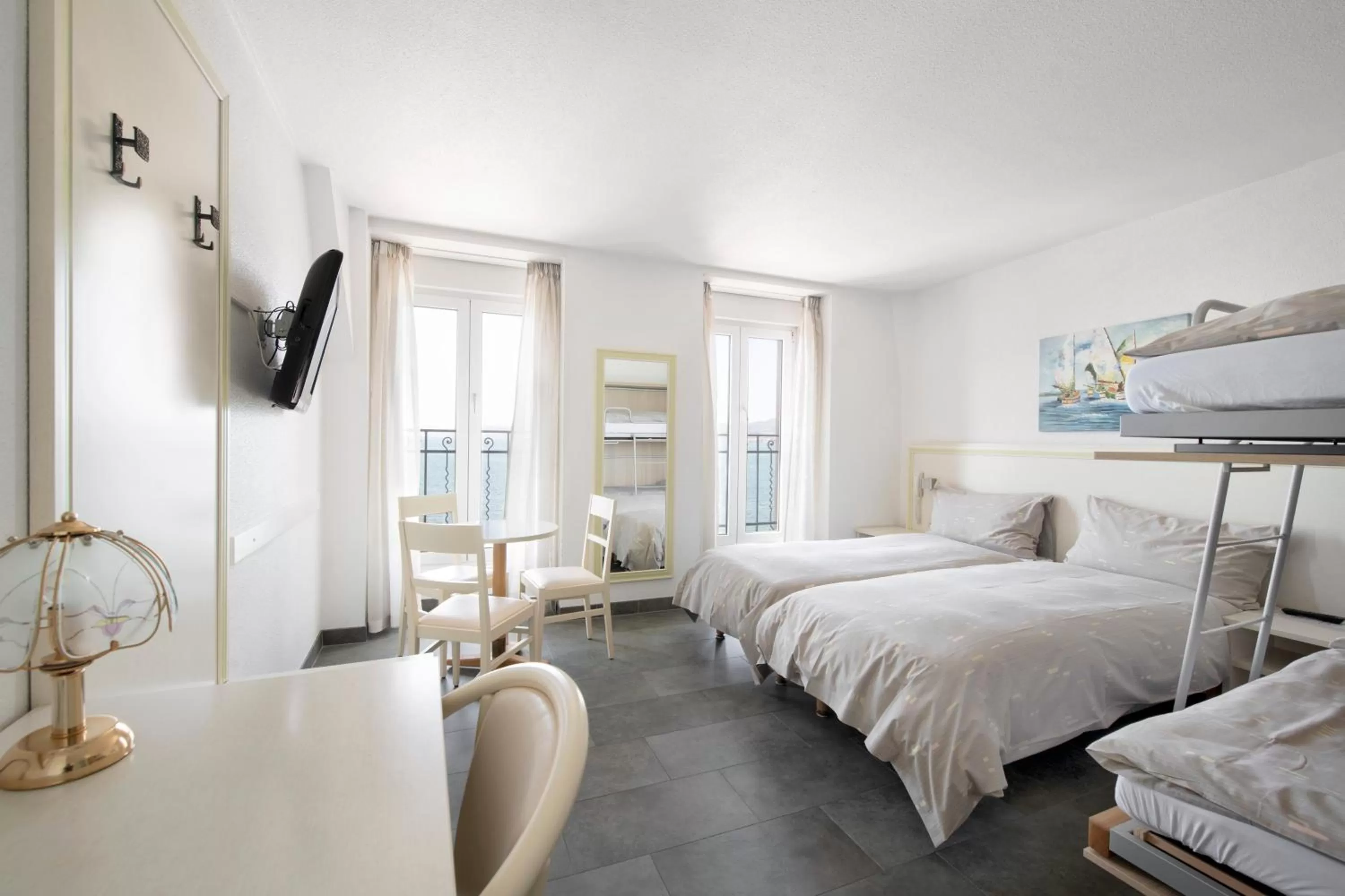 Bed in Hôtel du Port