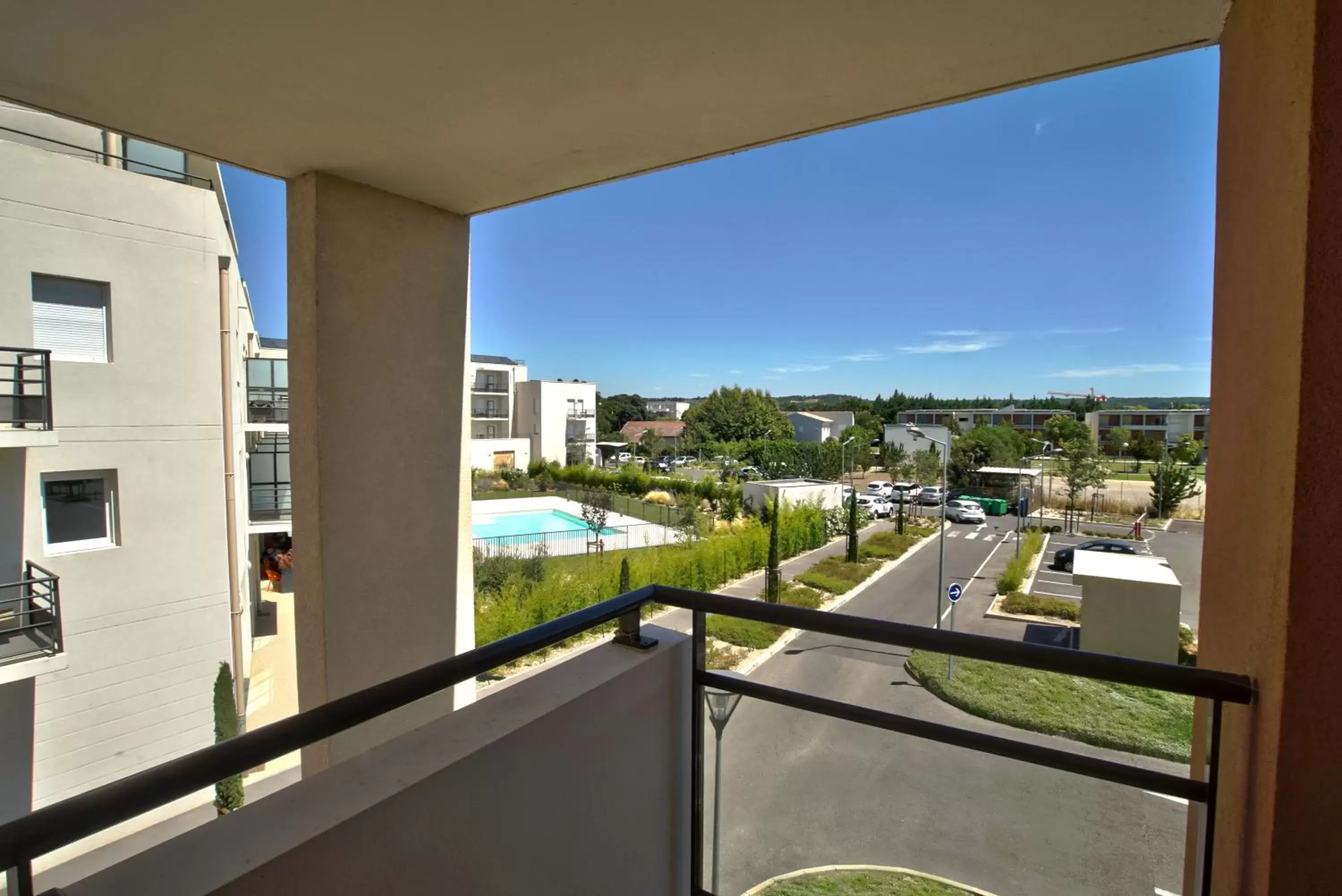 Pool view, Balcony/Terrace in KOSY Appart'Hôtels - Campus Del Sol Esplanade