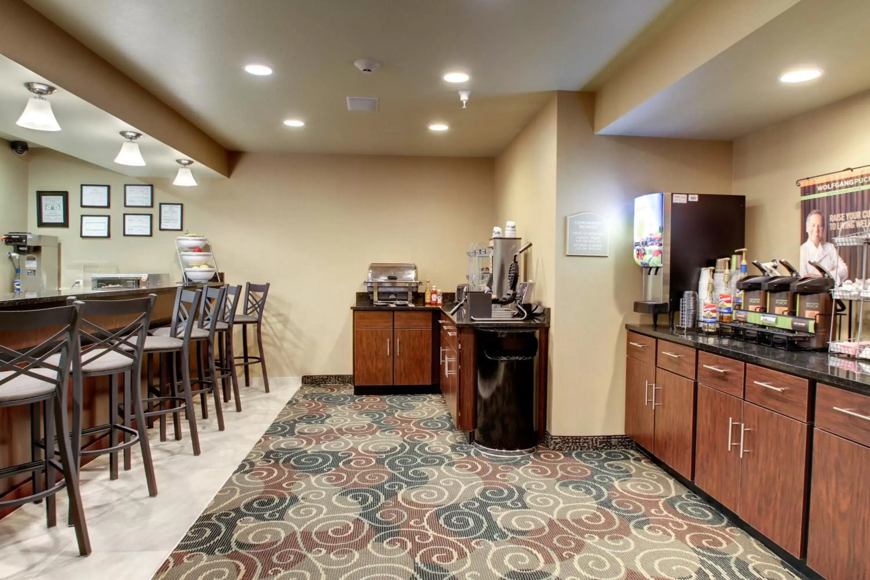 Lounge or bar, Restaurant/Places to Eat in Cobblestone Inn & Suites - Schuyler