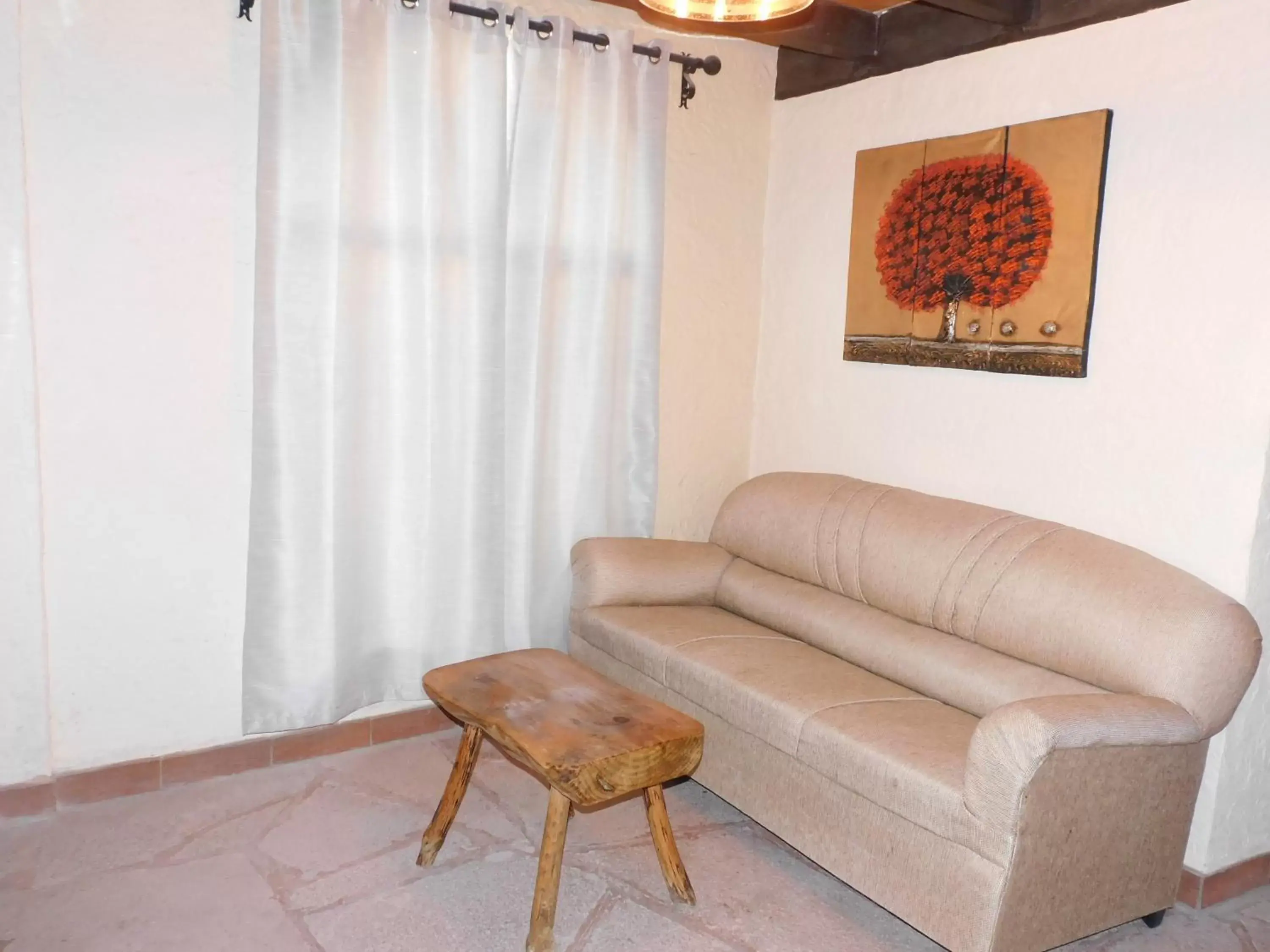 Seating Area in Vista Del Sol Apartments
