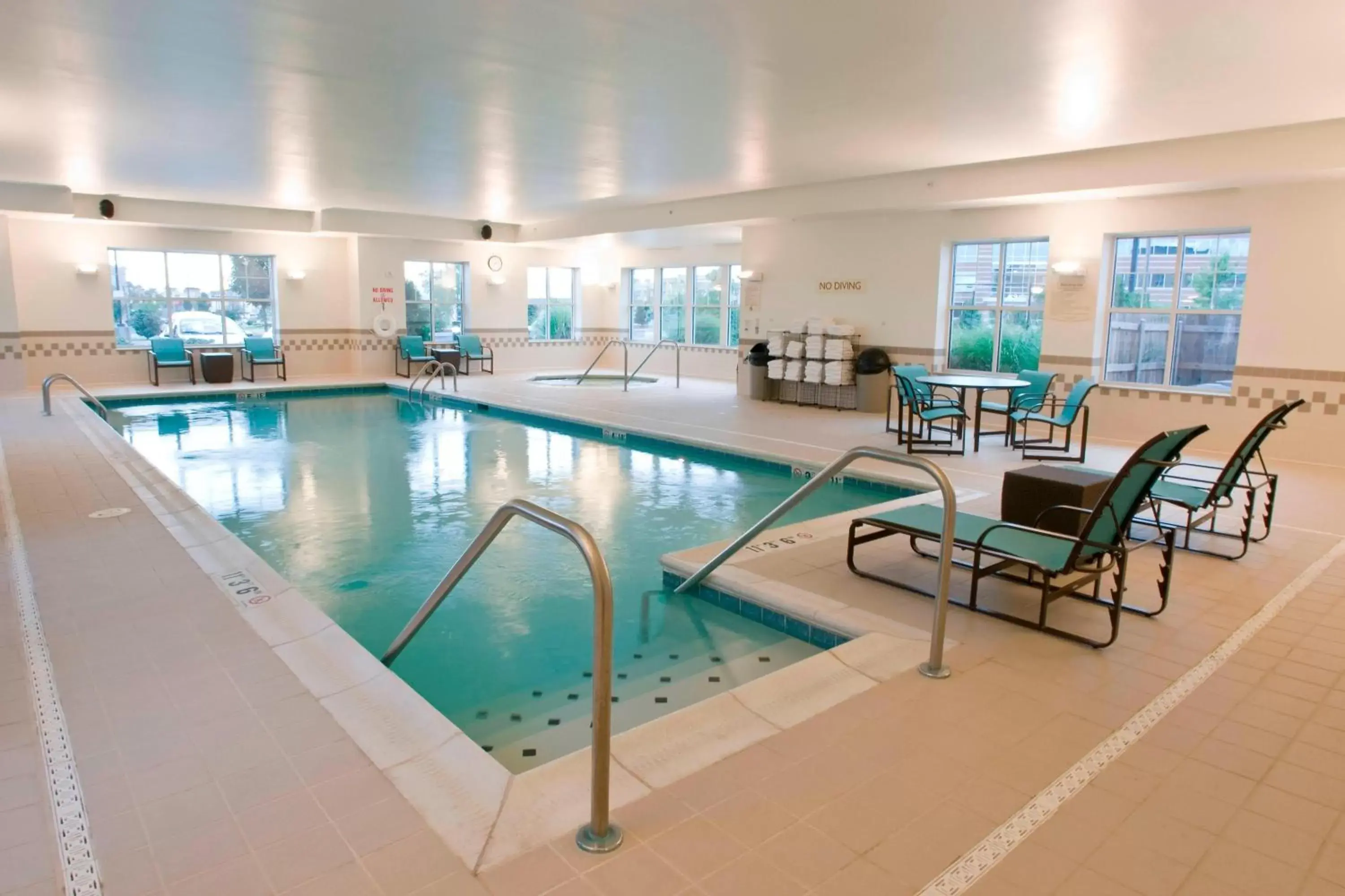 Swimming Pool in Residence Inn Cincinnati North West Chester