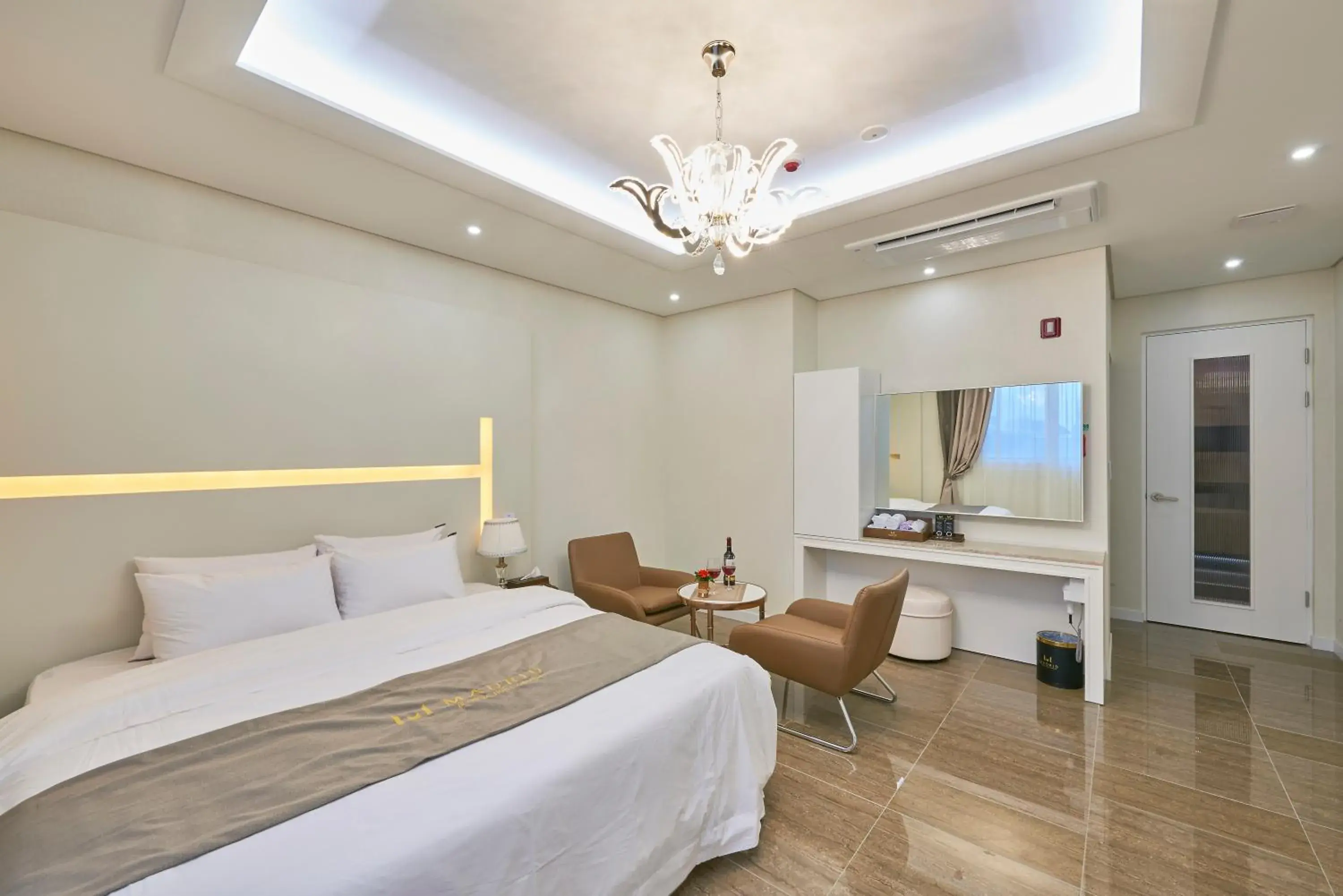 Photo of the whole room in Gwangju Madrid Hotel (Korea Quality)