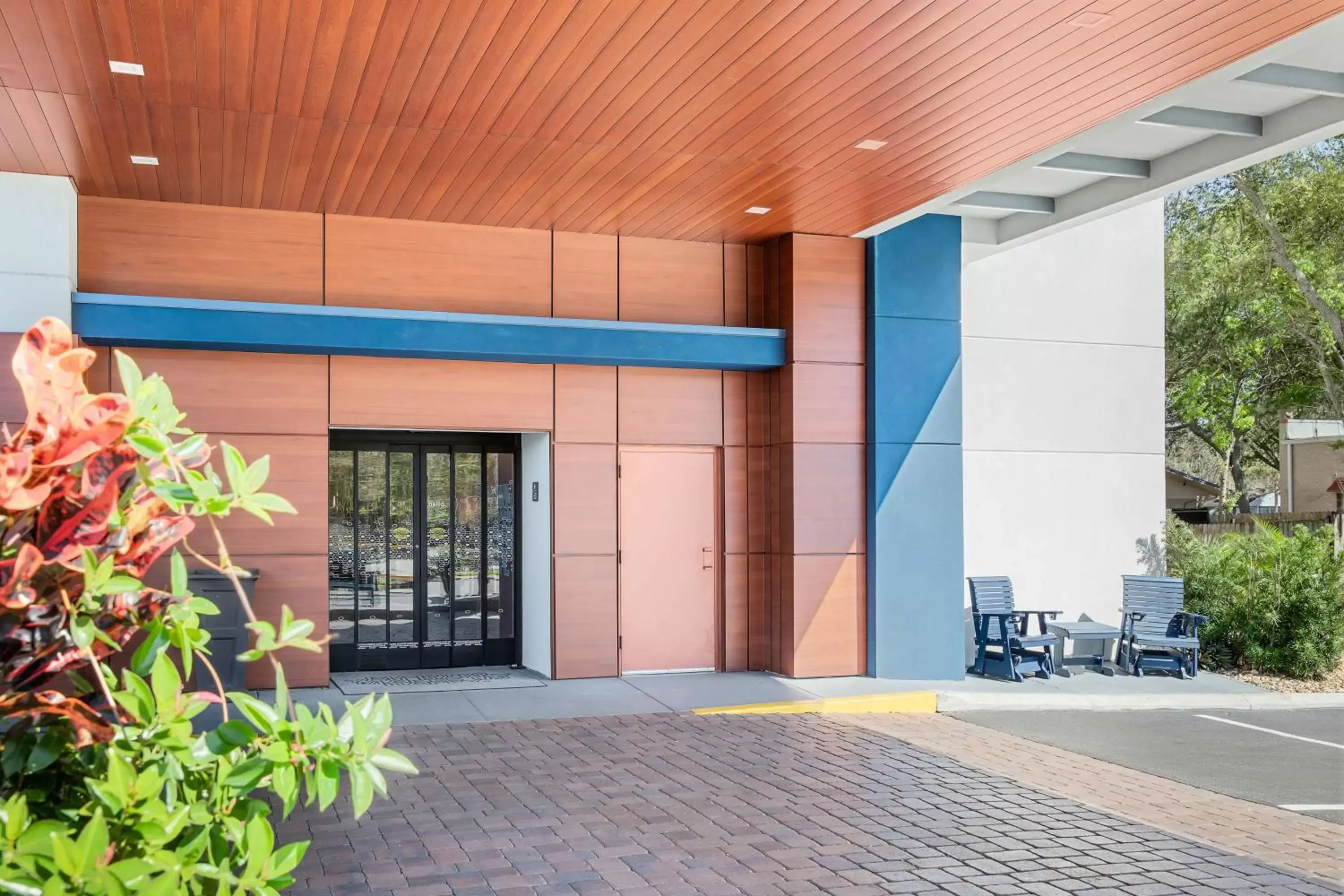 Inner courtyard view in Hampton Inn Debary-Deltona