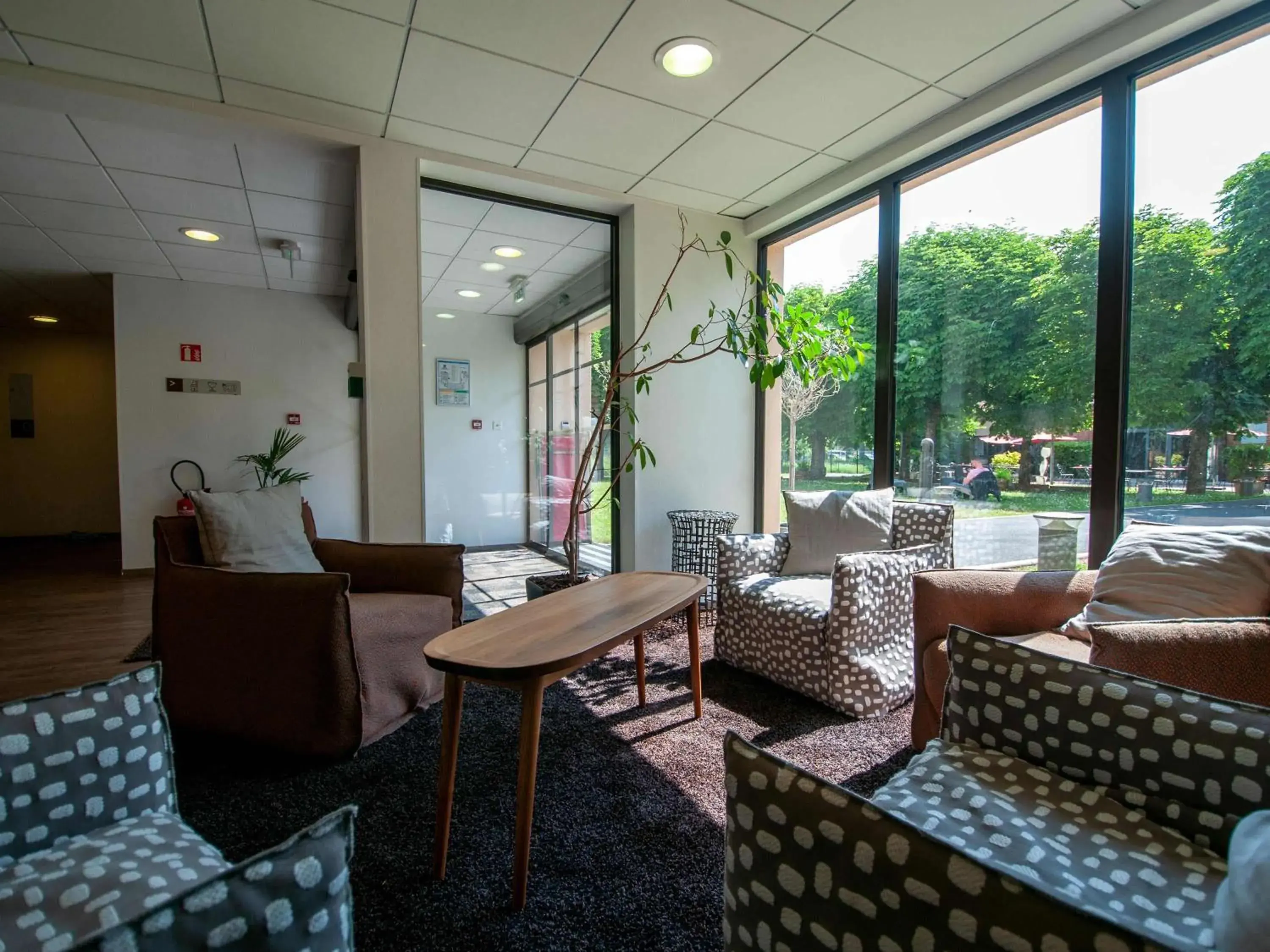 Business facilities, Seating Area in ibis Maisons Laffitte