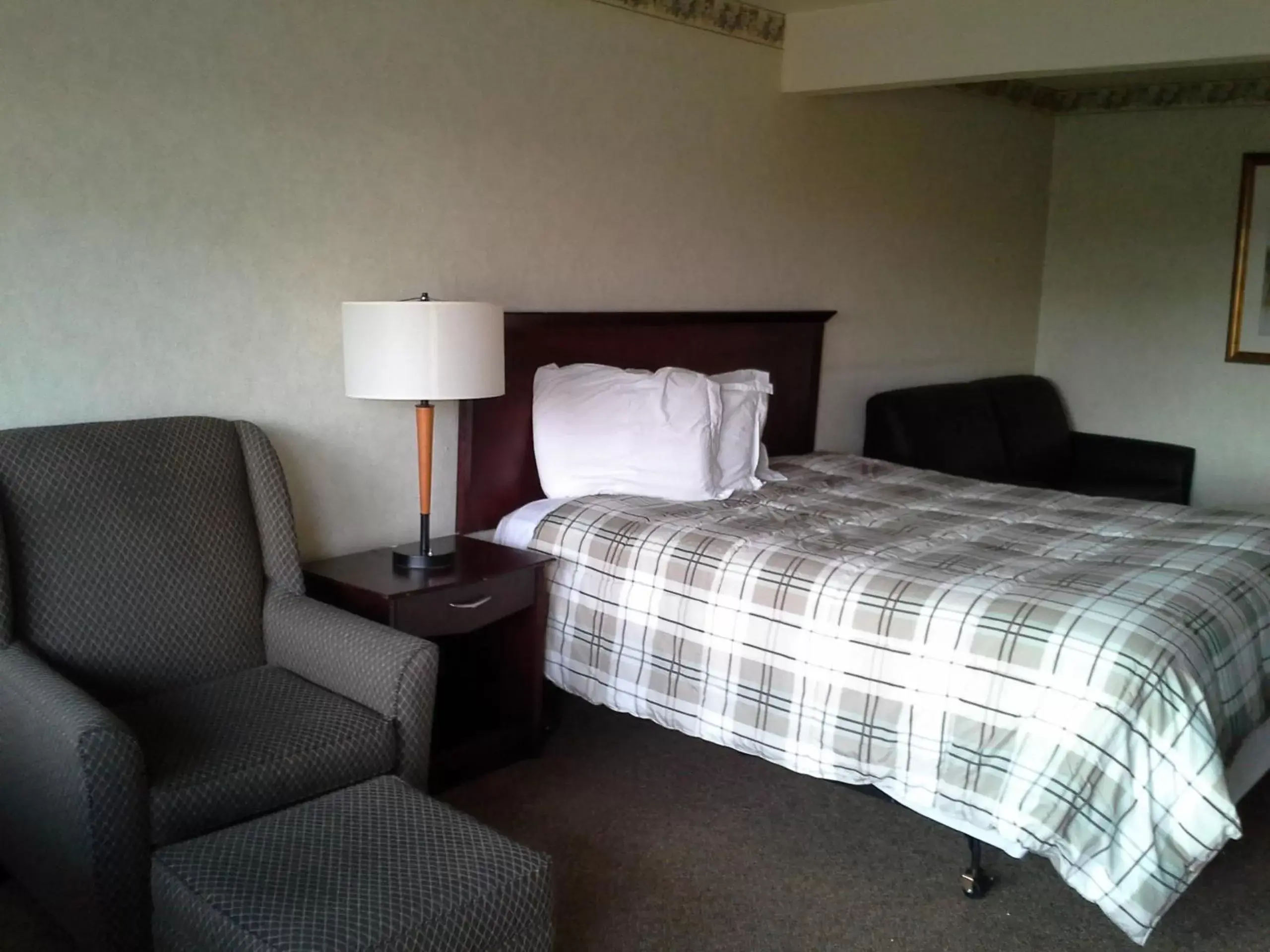 Bedroom, Bed in Richland Inn and Suites