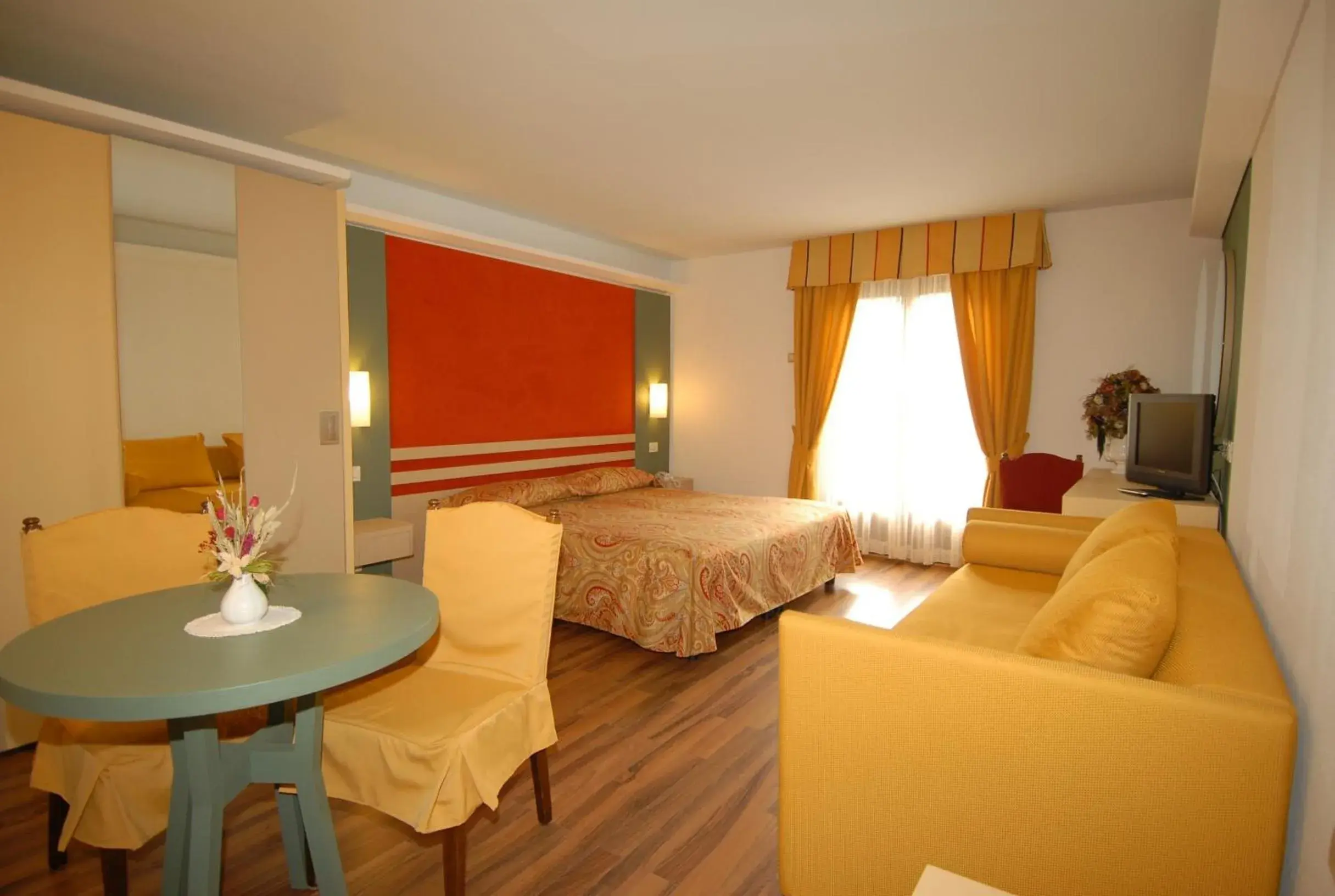 Photo of the whole room, Bed in Hotel Baita Clementi Photo of the whole room, Bed in Hotel Baita Clementi