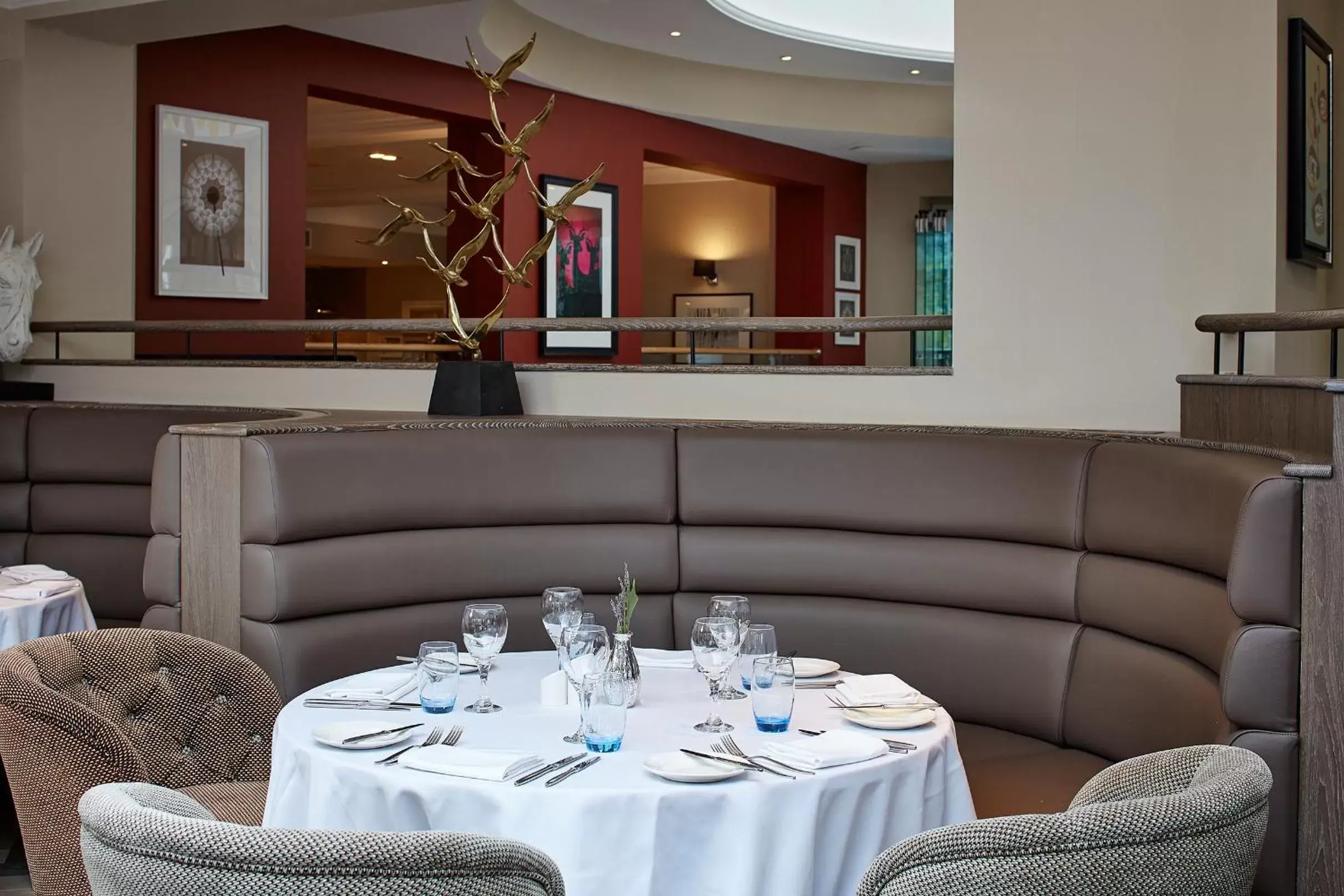 Restaurant/places to eat in Sir Christopher Wren Hotel
