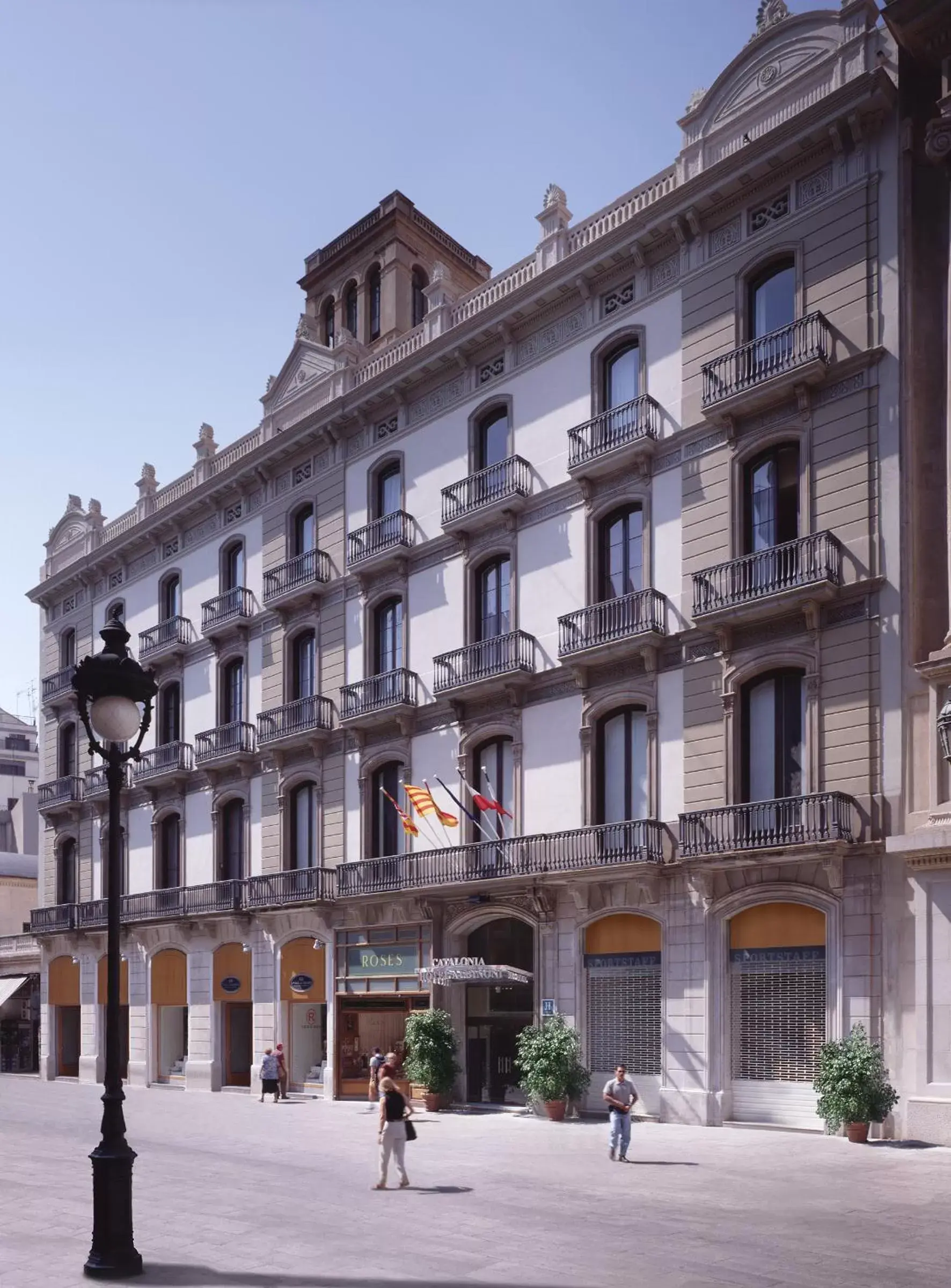 Facade/entrance, Property Building in Catalonia Portal de l'Angel